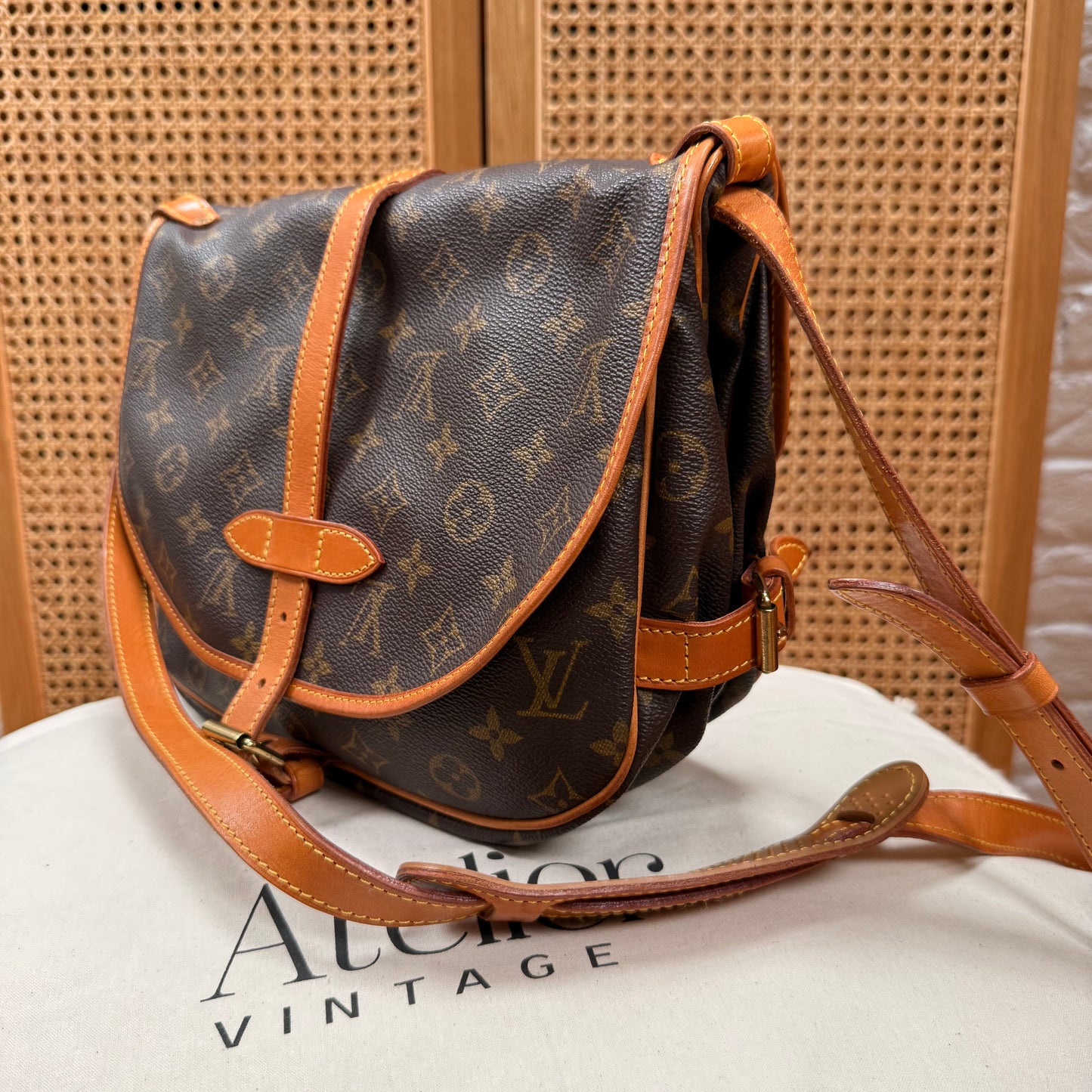 Louis Vuitton 2004 Saumur 30 Monogram
