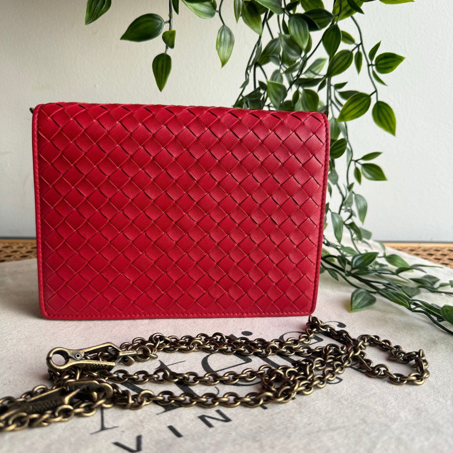 Bottega Veneta Intrecciato Wallet On Chain with removal Strap