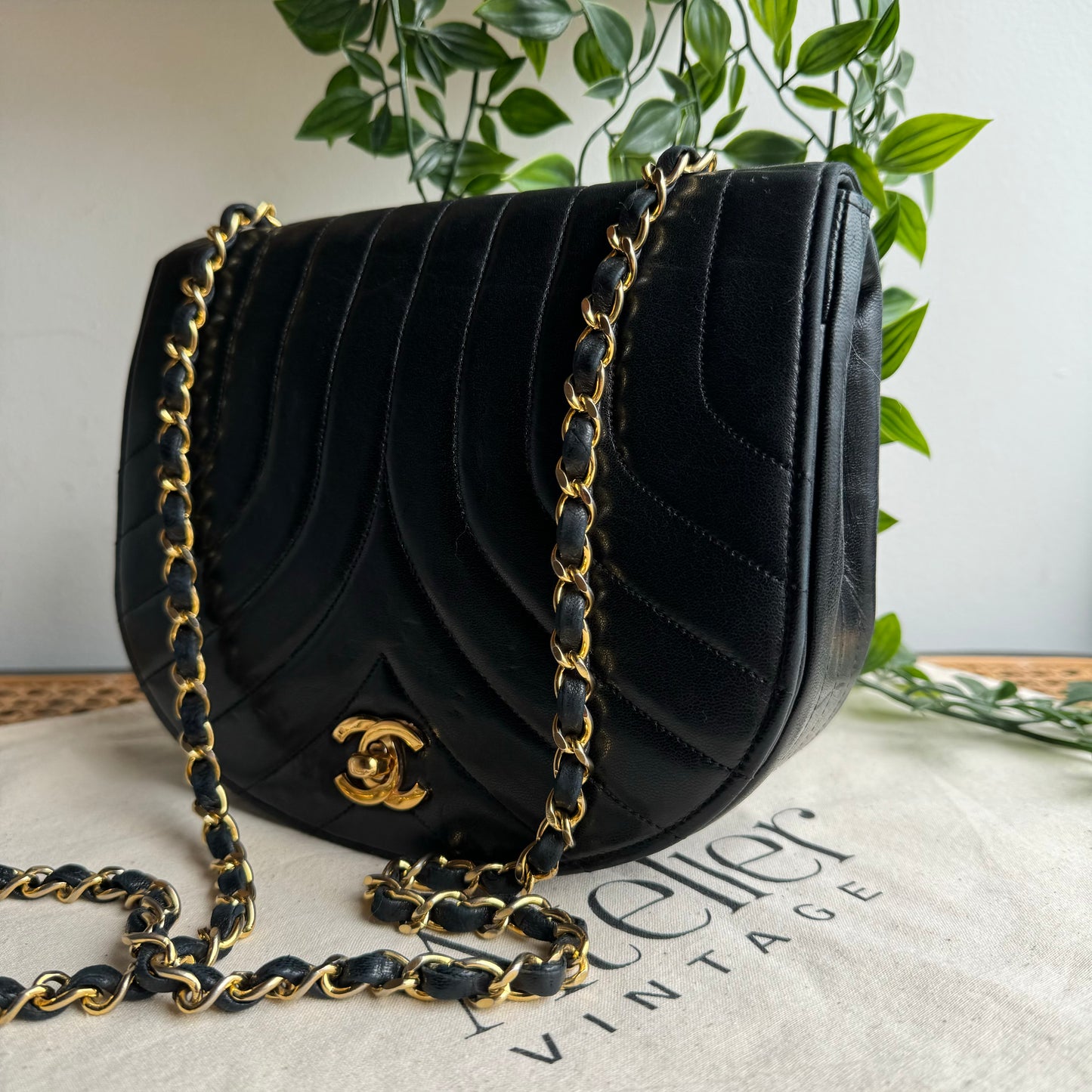 Chanel 1980s Vintage Quilted Single Flap