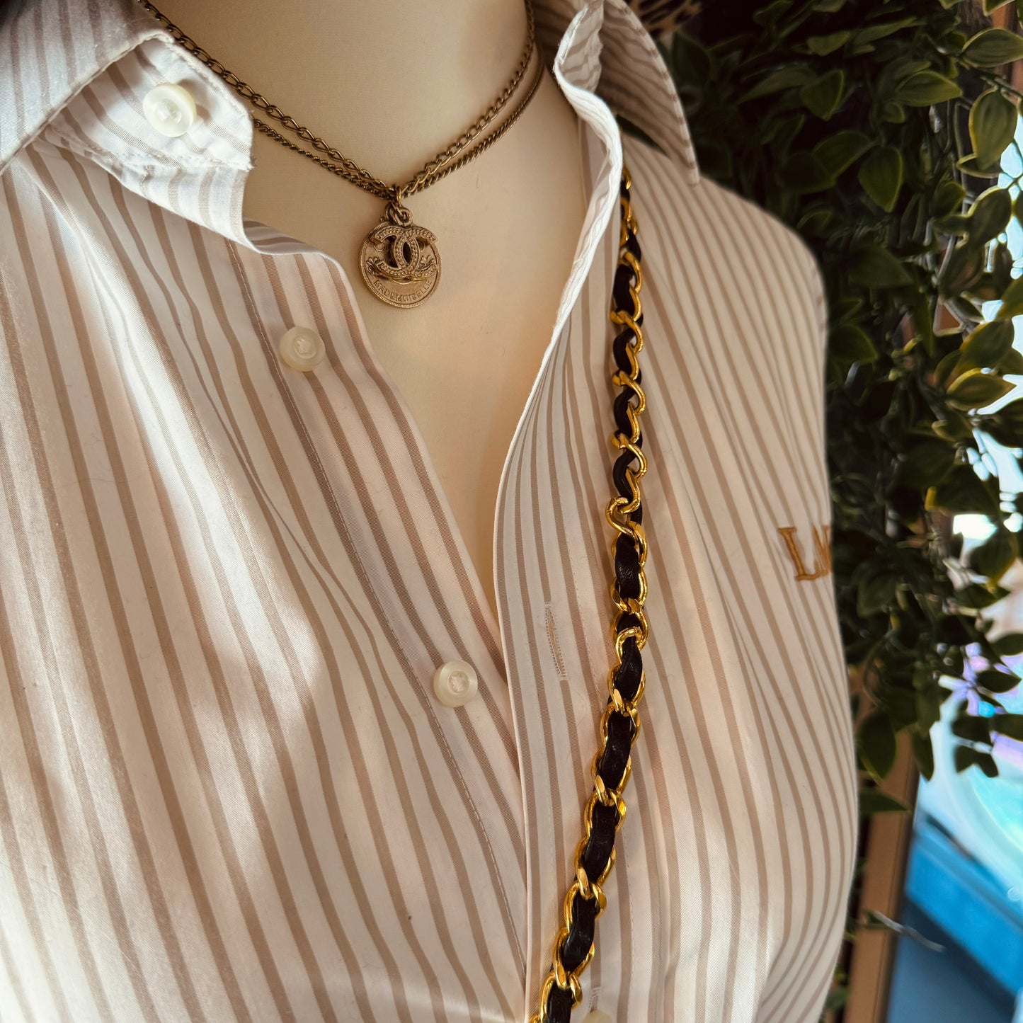 WINNER DRAWN 03/05/24-
May - Chanel Spring 2006 Gold
Coco Coin Double Stack Chain Raffle Giveaway - Gift Card Entry x 1