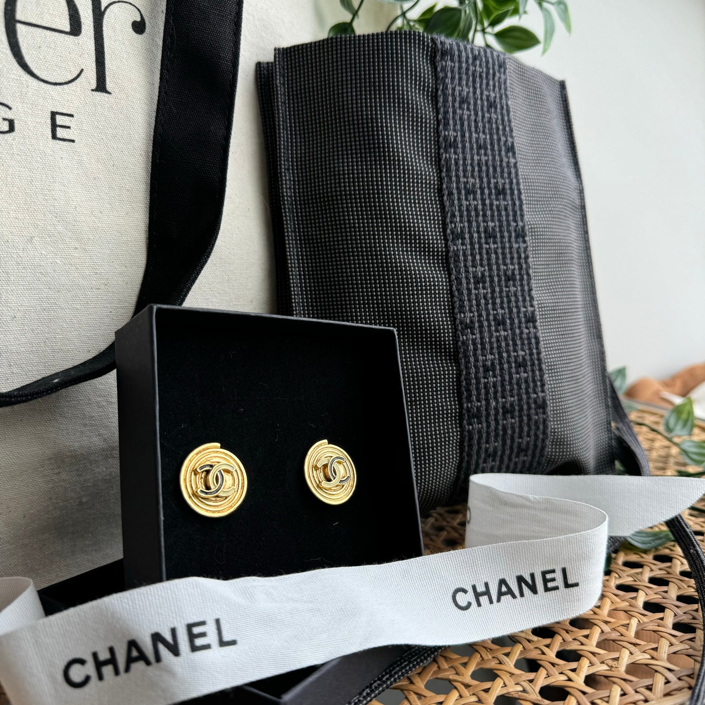WINNER DRAWN 17/05/24-
May - Hermes Herline & Chanel Earring set - Raffle Giveaway - Gift Card Entry x 1
