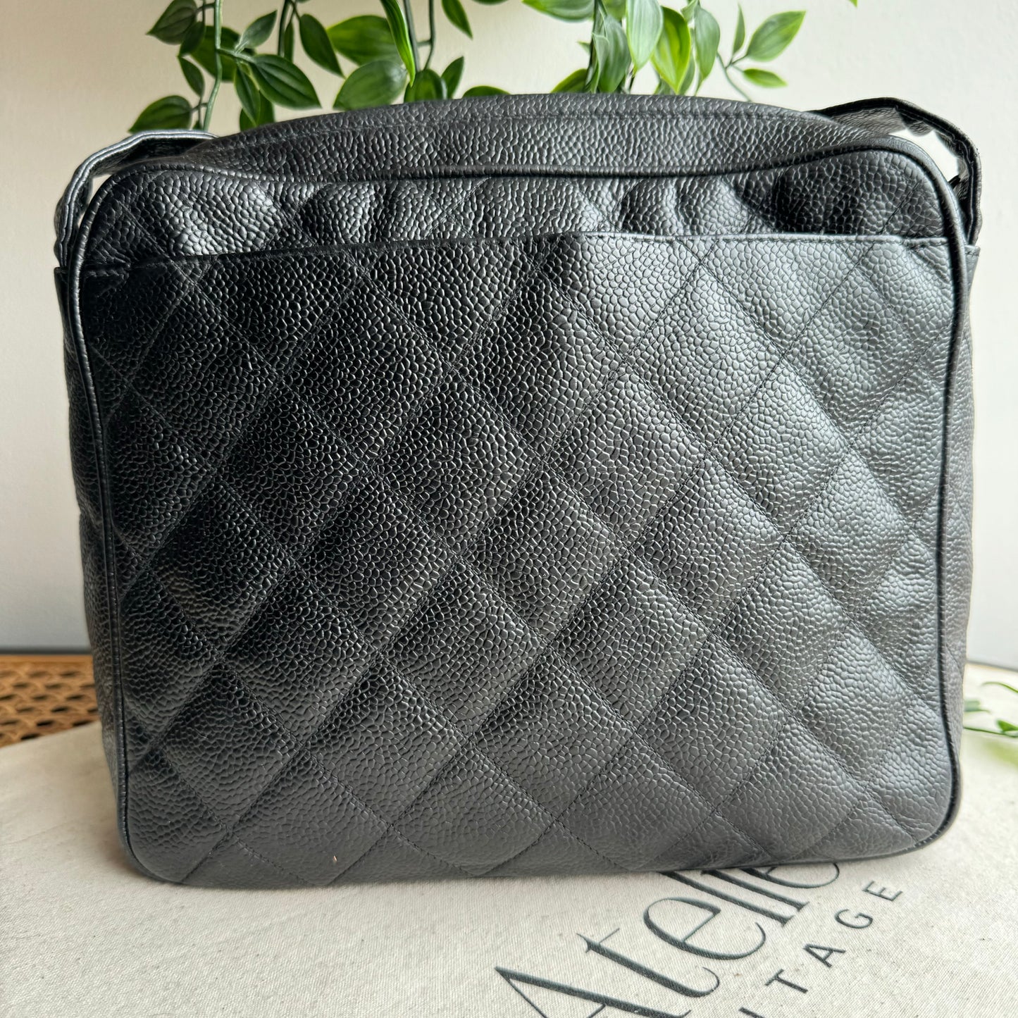 Chanel 1994 Caviar Leather CC Turnlock Shoulder Bag