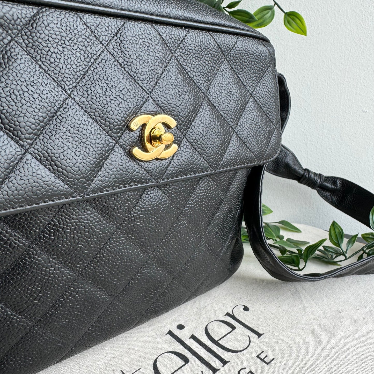 Chanel 1994 Caviar Leather CC Turnlock Shoulder Bag