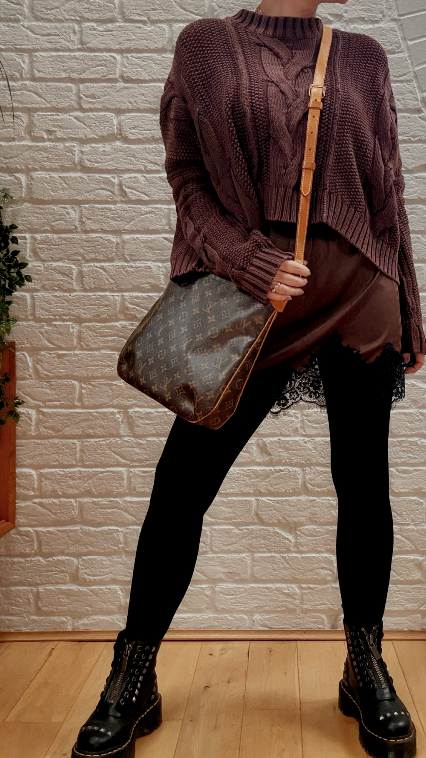 Louis Vuitton 2008 Odeon GM Cross Body