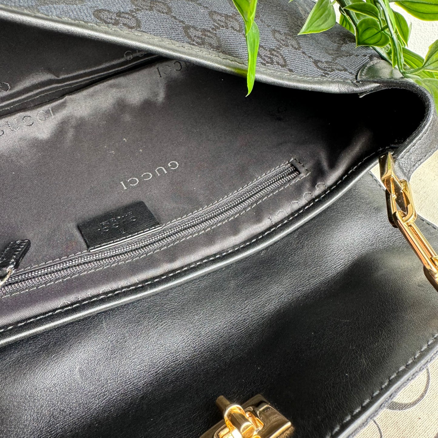 Gucci Rare 2000 x Tom Ford Tiger Head Bag