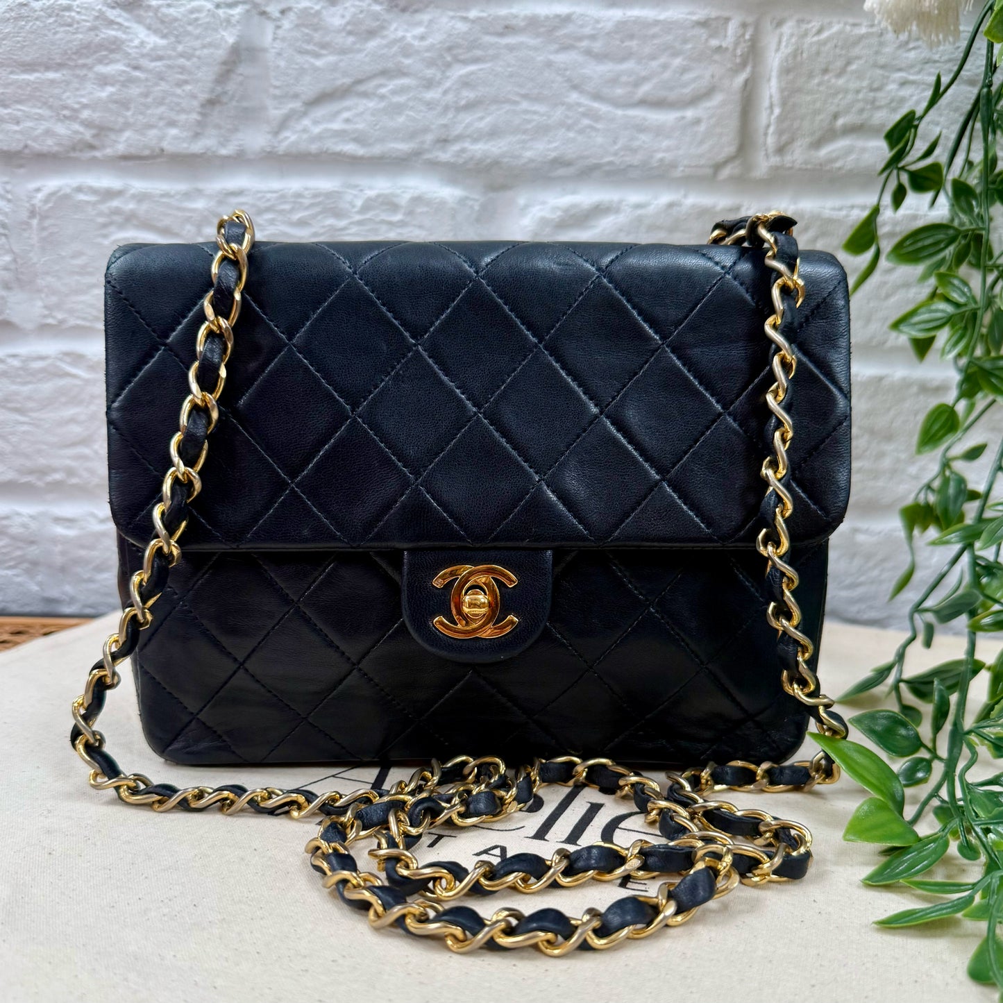 Chanel 1989 Classic Square Single Flap Medium - Navy