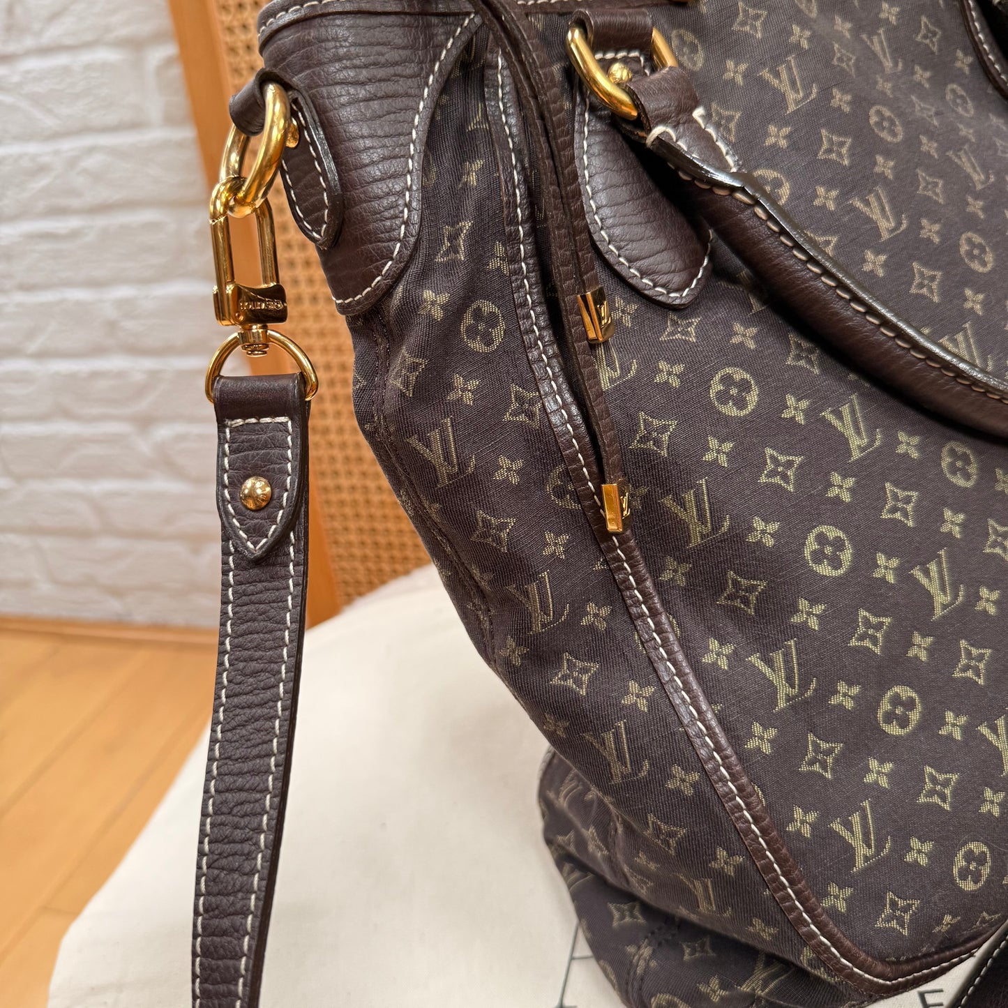 Louis Vuitton 2006 Besace Angele Two Way Idylle