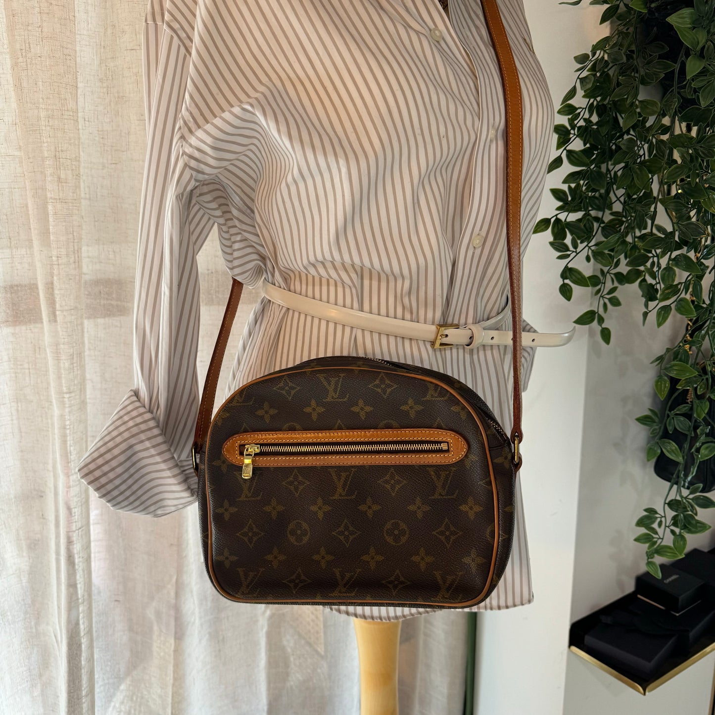 Louis Vuitton 1990s Senlis Cross Body Bag