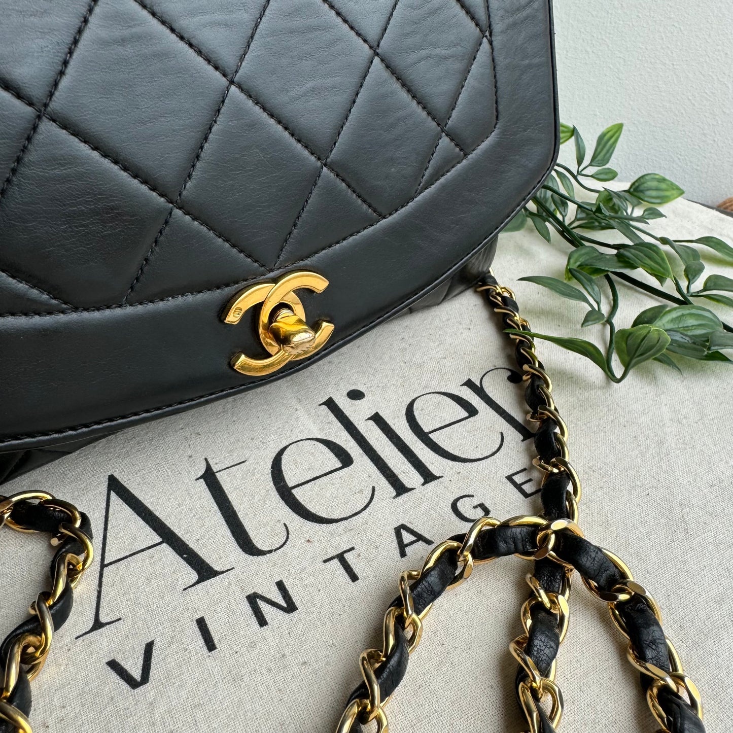 Chanel 1991 Vintage Classic Diana Small