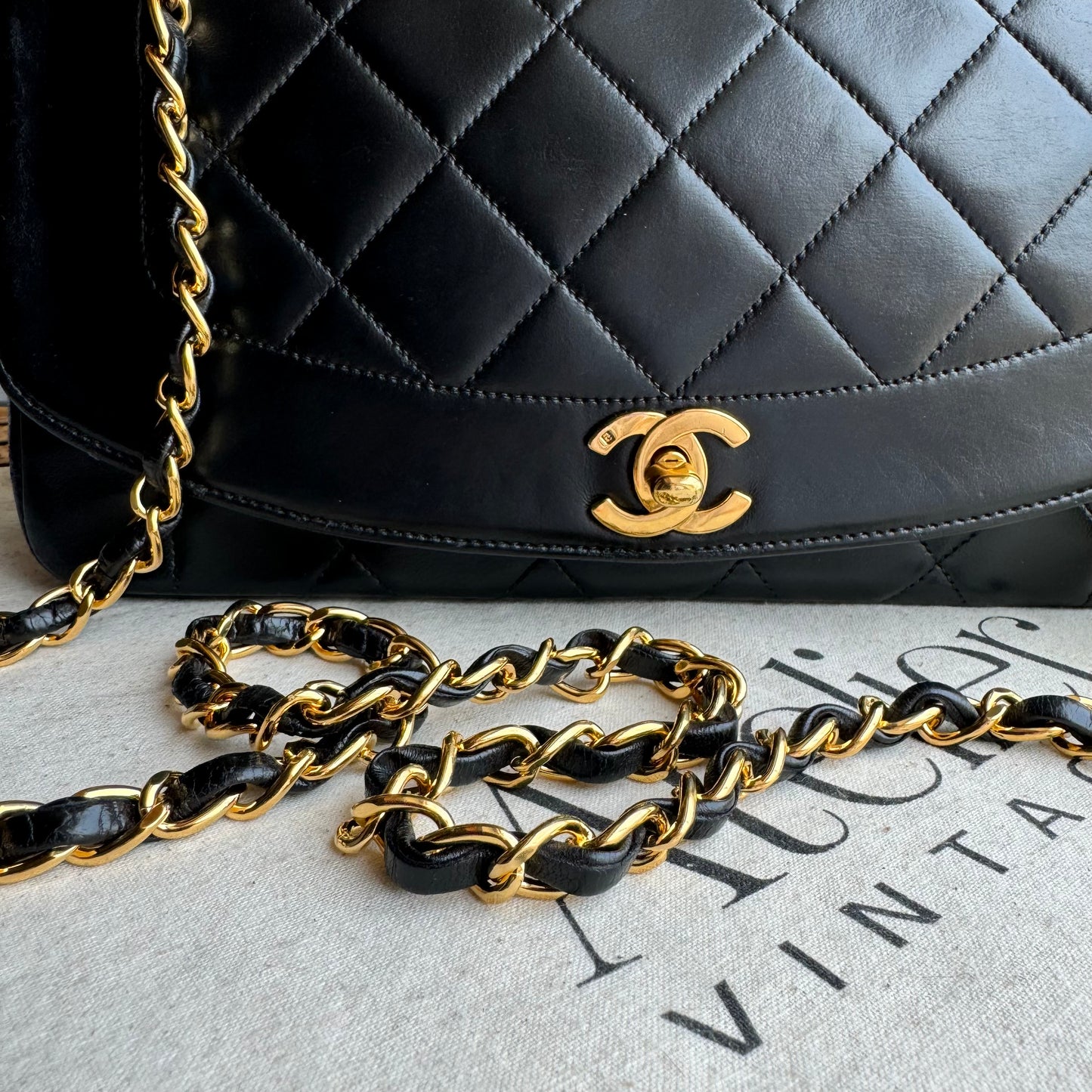 Chanel 1991 Vintage Classic Medium Diana