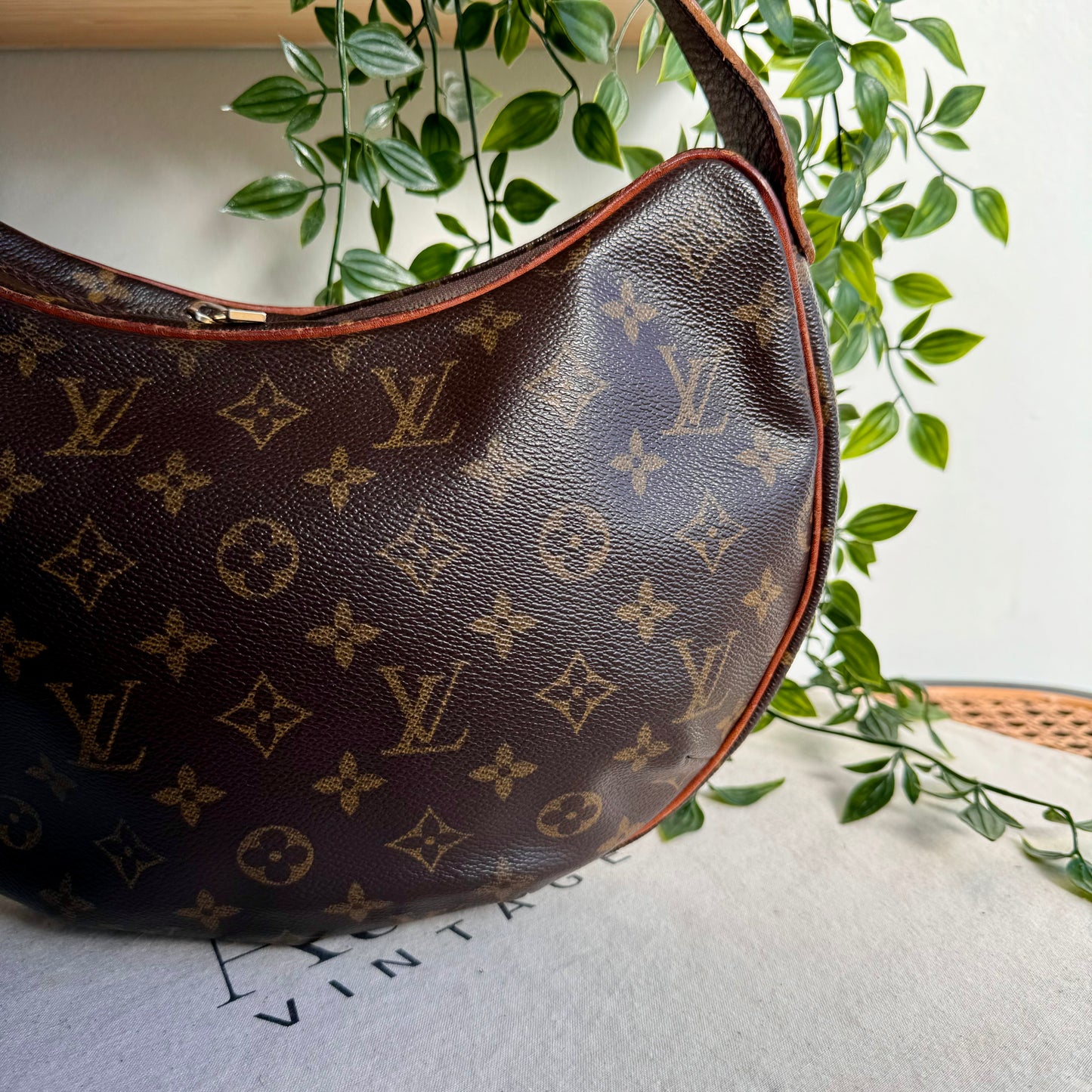 Louis Vuitton Croissant MM