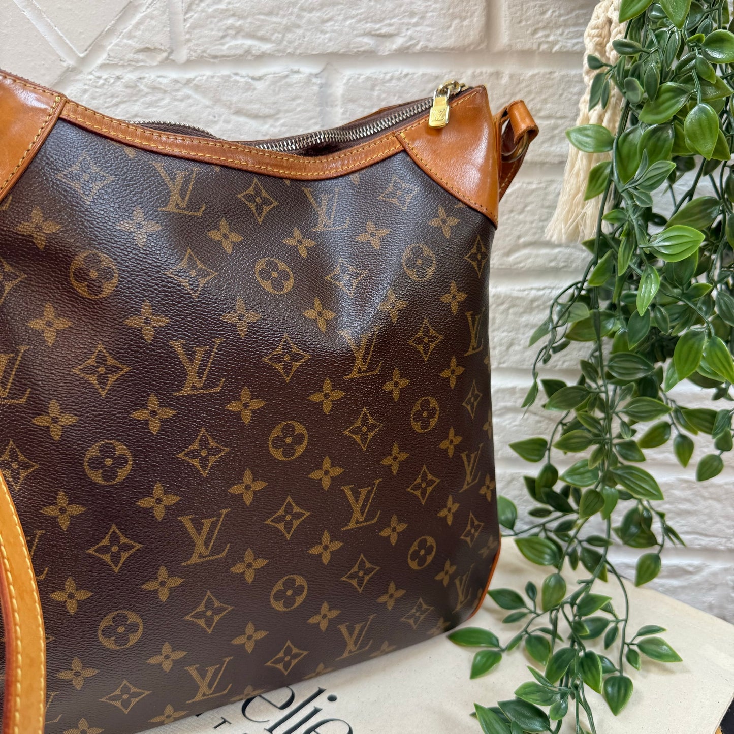 Louis Vuitton 2008 Odeon GM Cross Body