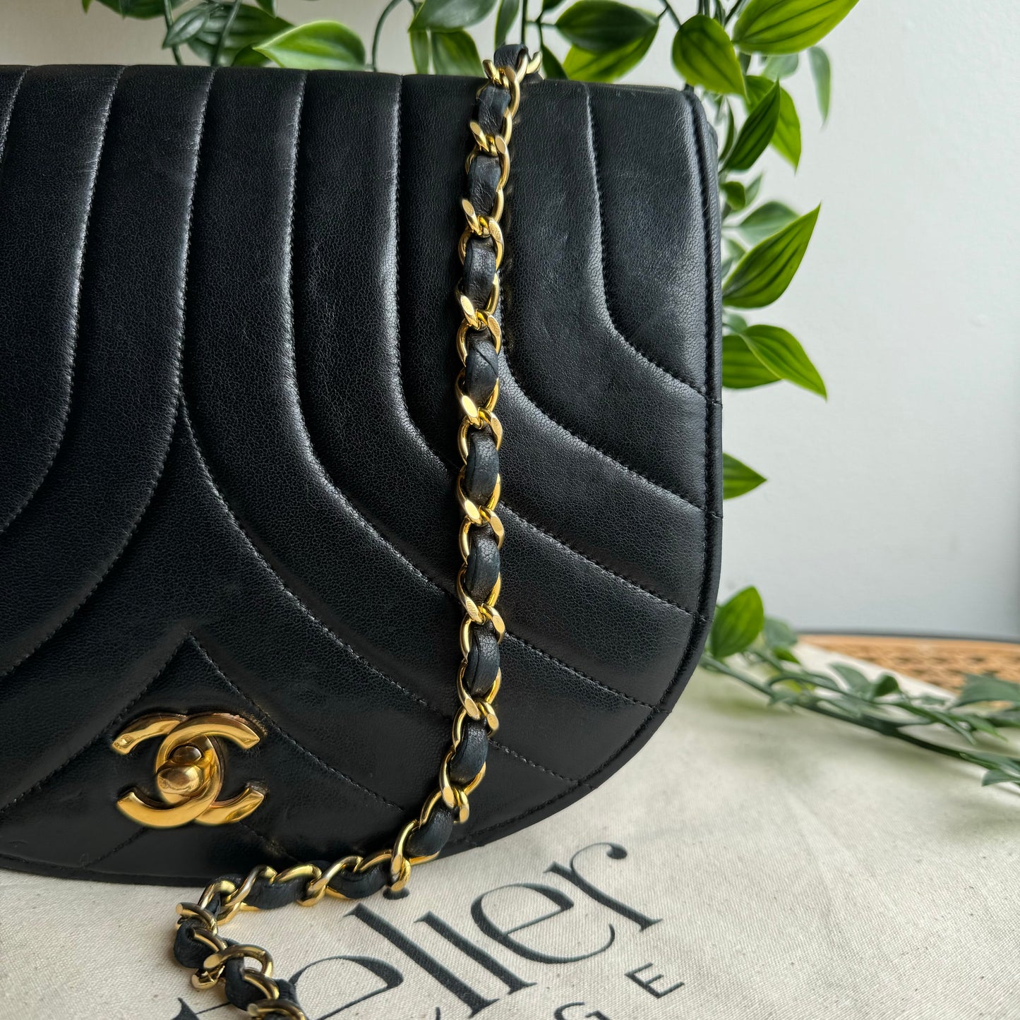 Chanel 1980s Vintage Quilted Single Flap