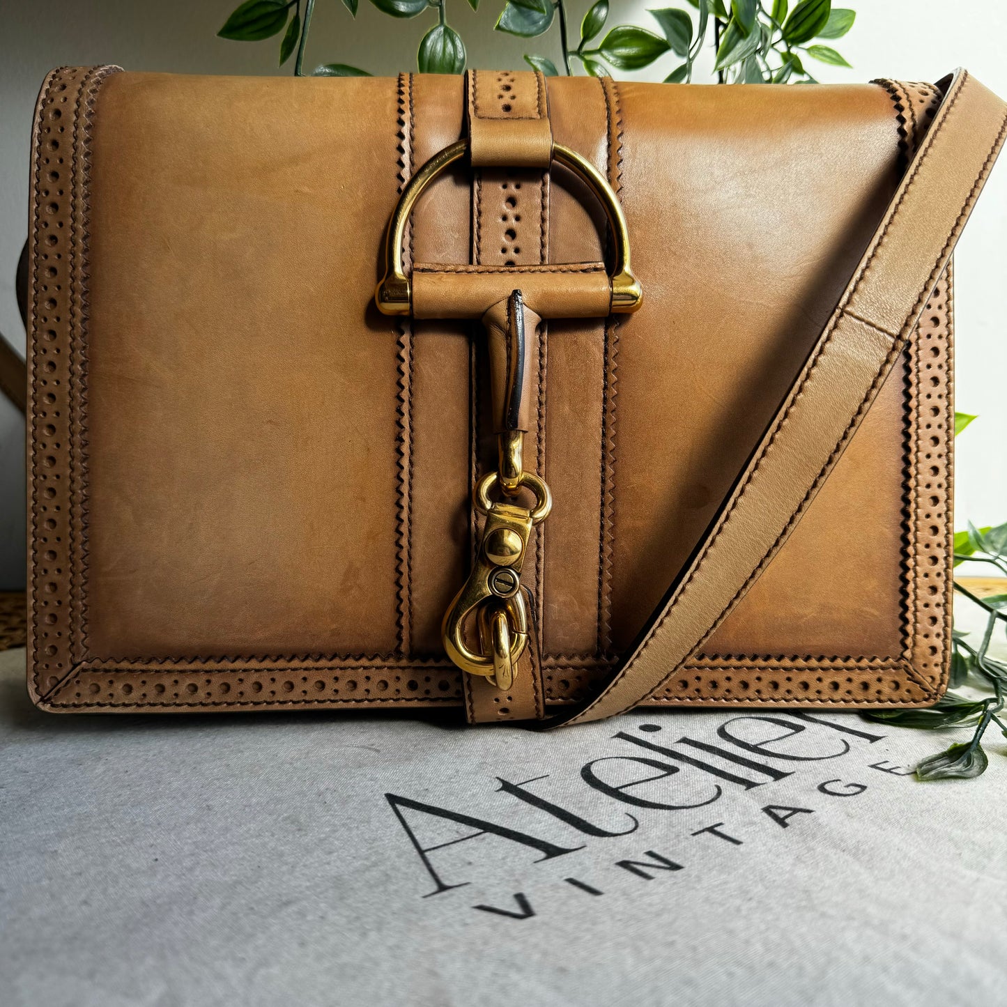 Gucci Duilionin Aged Brogue Leather Shoulder Bag