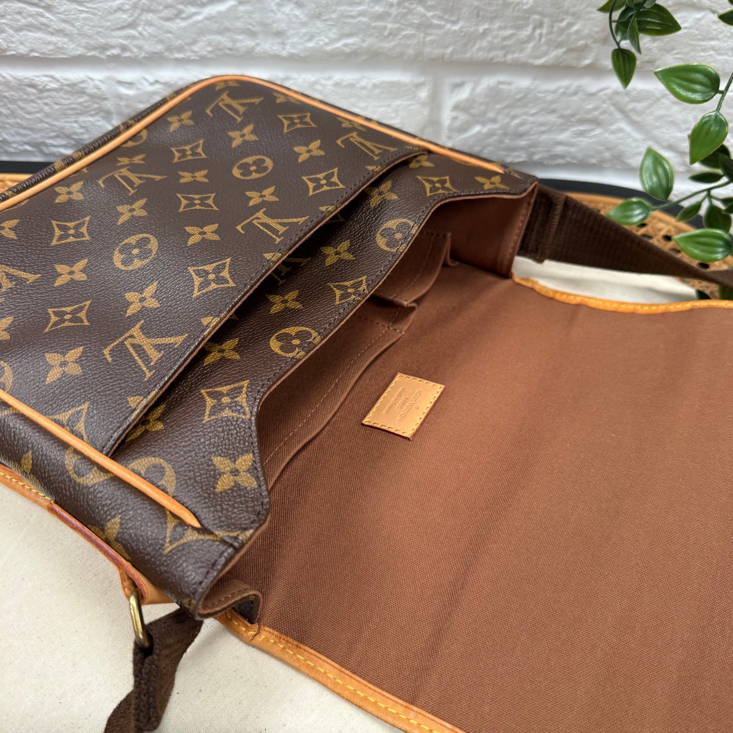 Louis Vuitton 2009 Bosphore Messenger PM