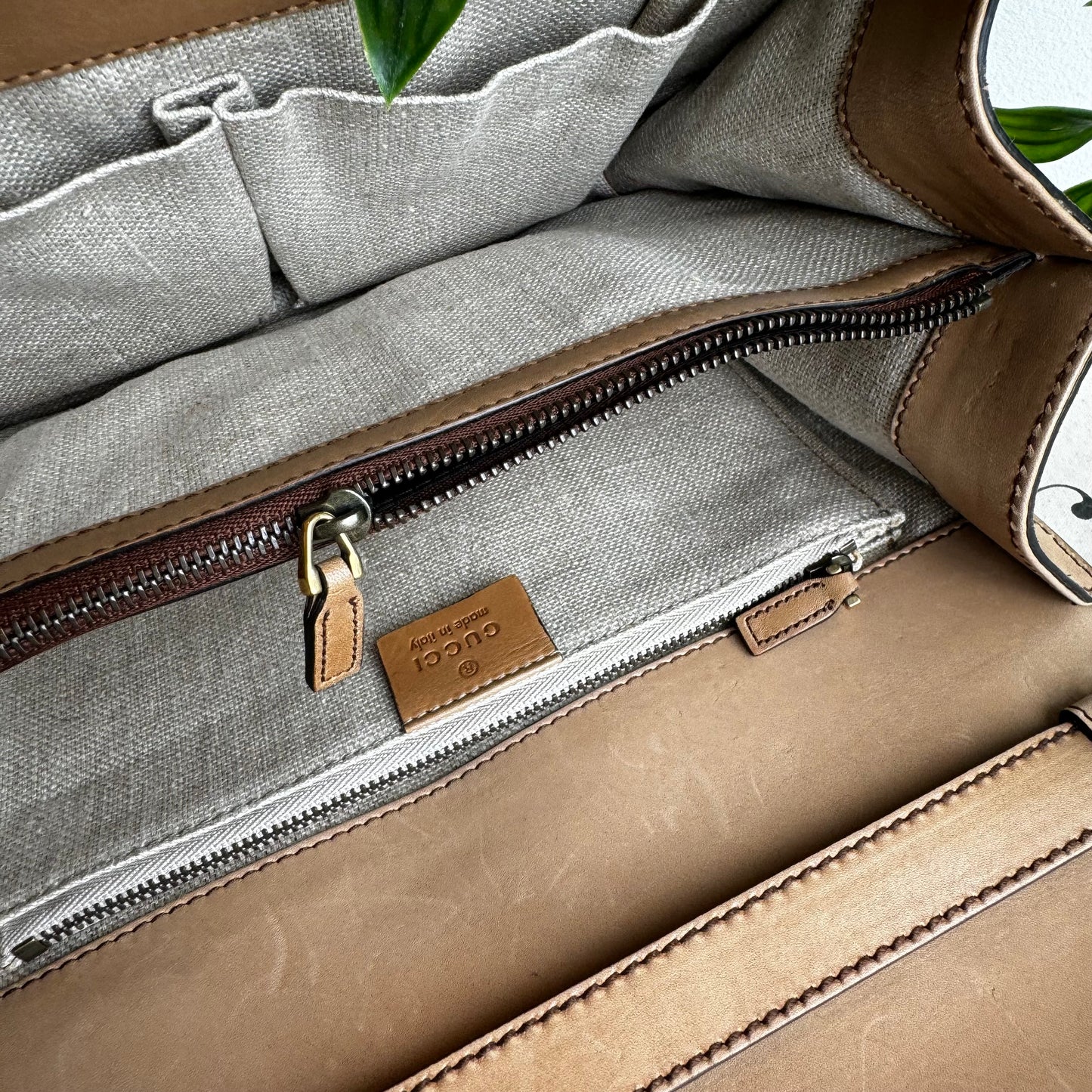 Gucci Duilionin Aged Brogue Leather Shoulder Bag