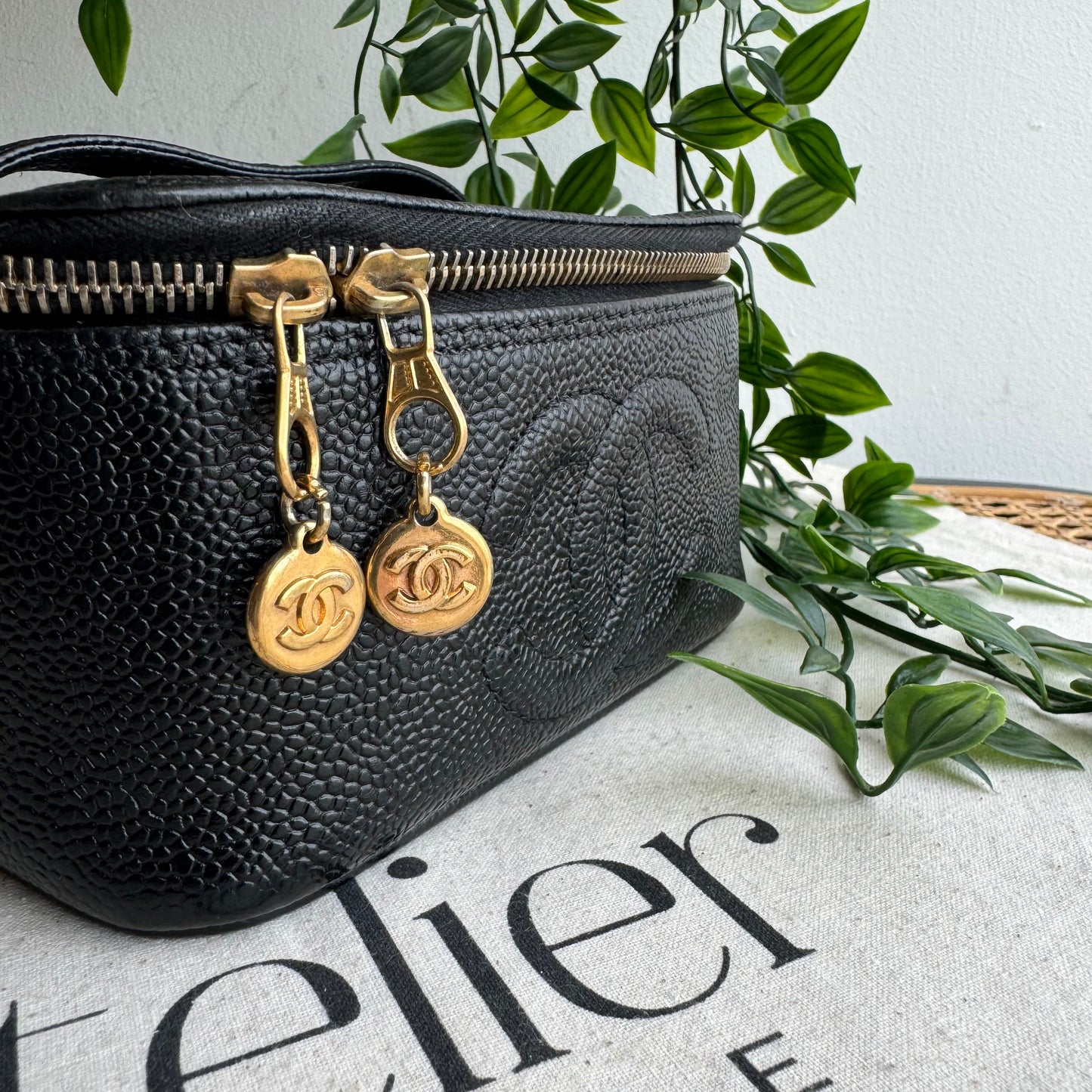 Chanel 1994 Caviar CC Zip Vanity