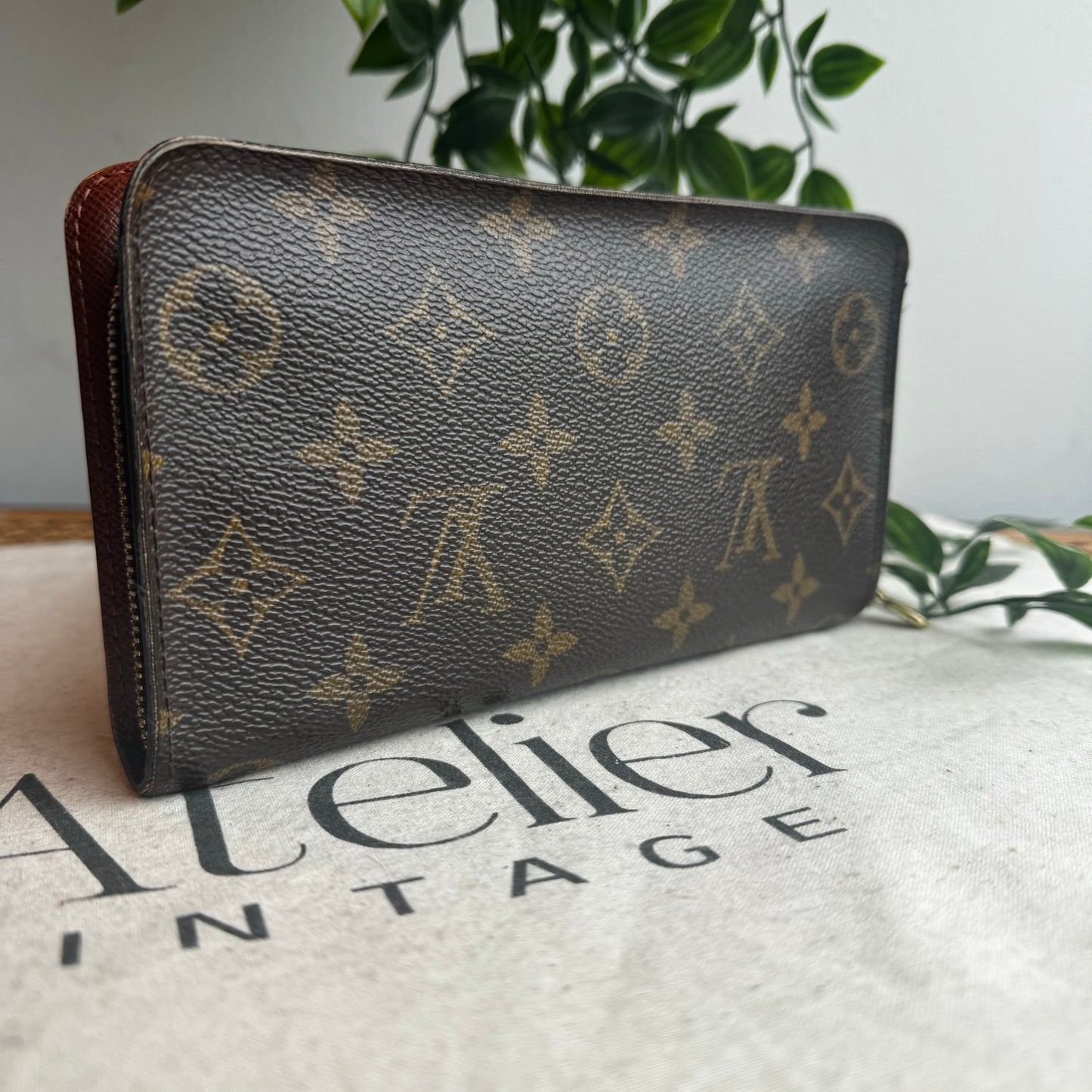 Louis Vuitton Zip Around Long Purse