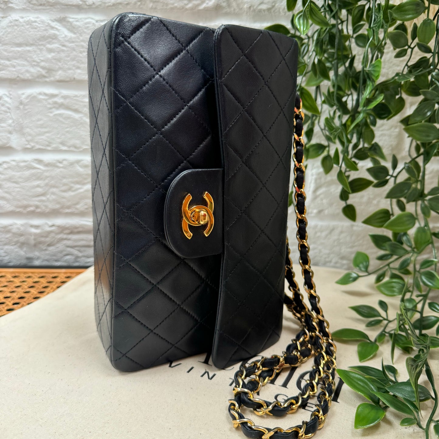 Chanel 1986 Classic Double Flap Small - Navy