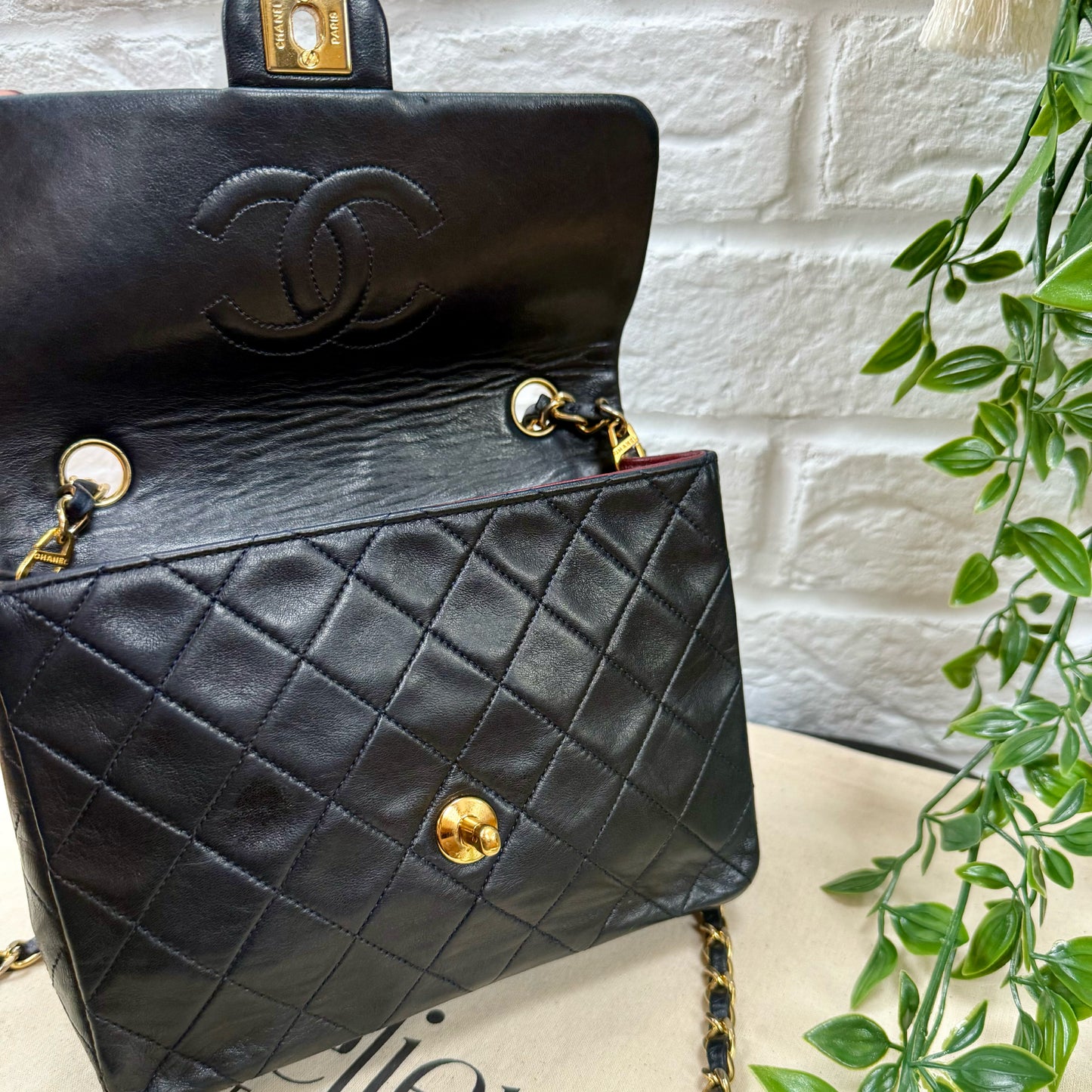 Chanel 1989 Classic Square Single Flap Medium - Navy