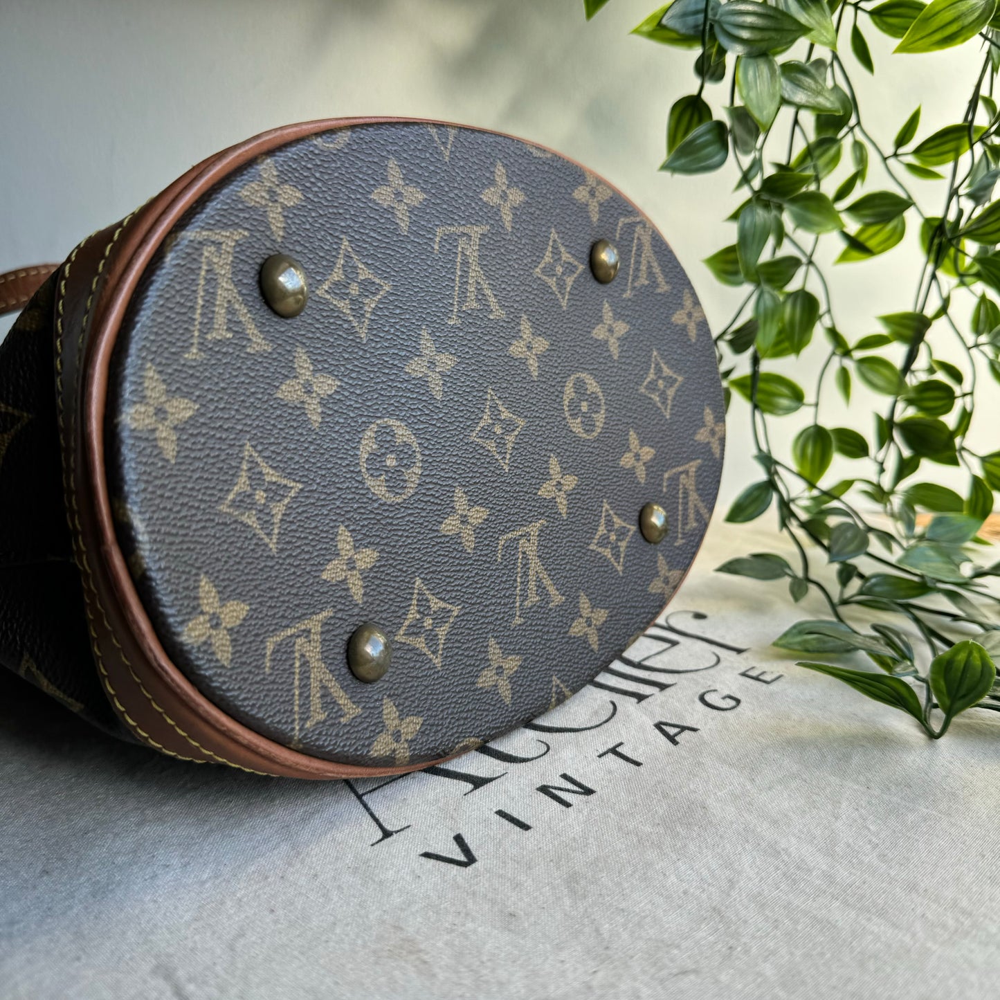 Louis Vuitton 1998 Bucket Bag