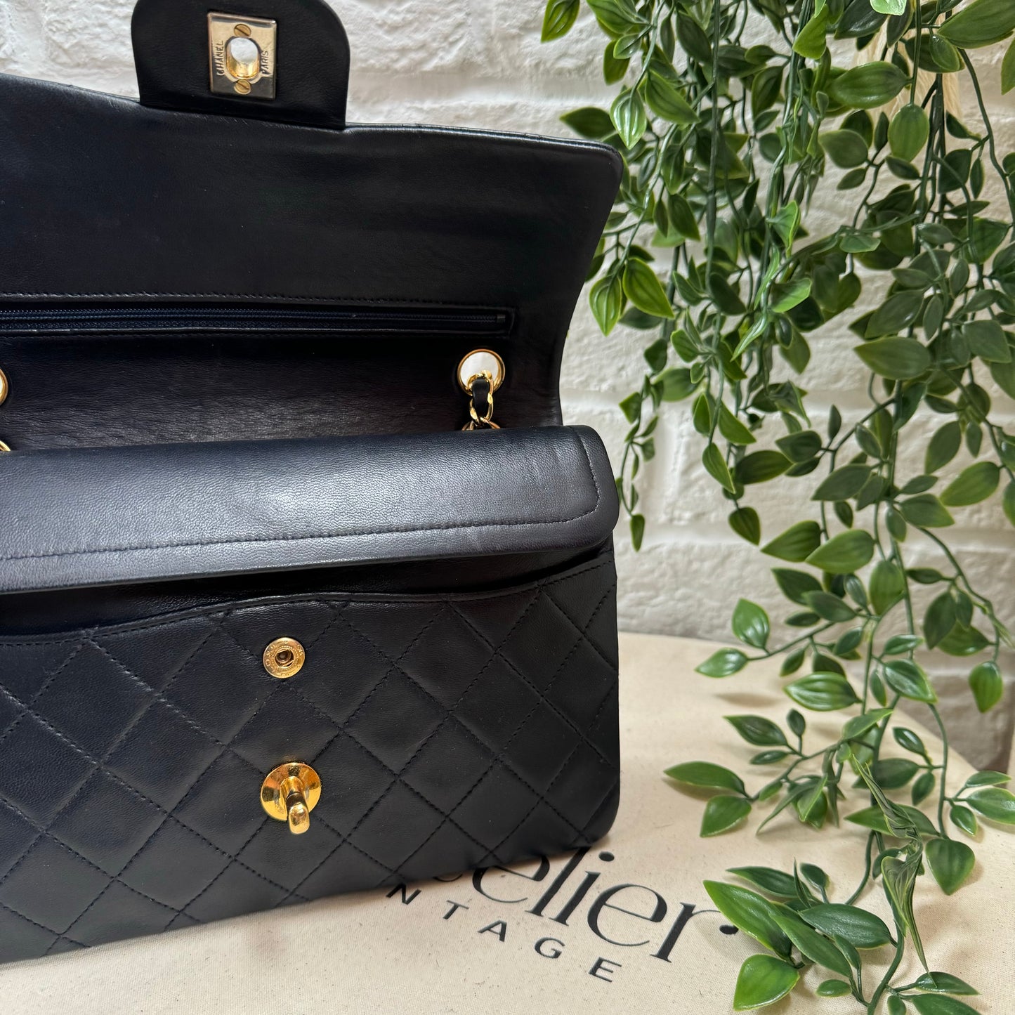 Chanel 1986 Classic Double Flap Small - Navy