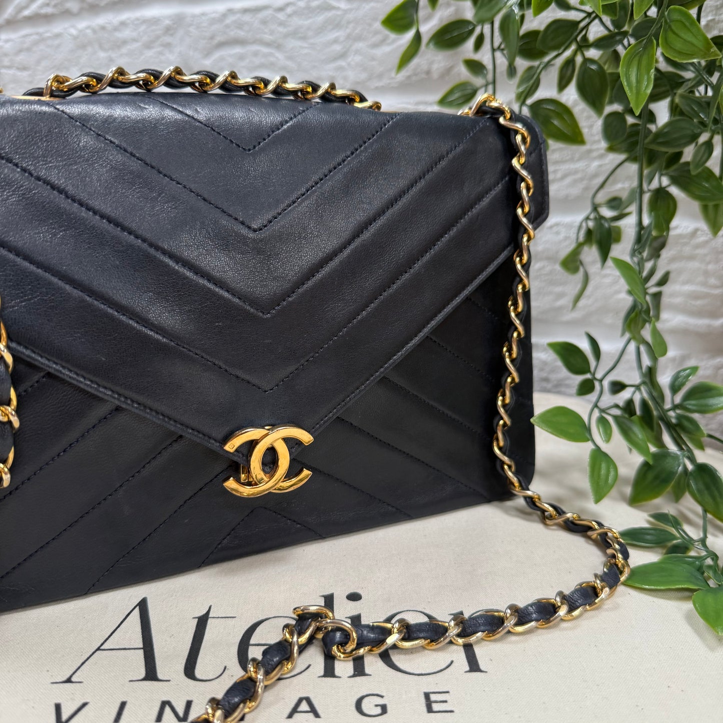 Chanel 1986 Navy Chevron CC Clasp Chevron