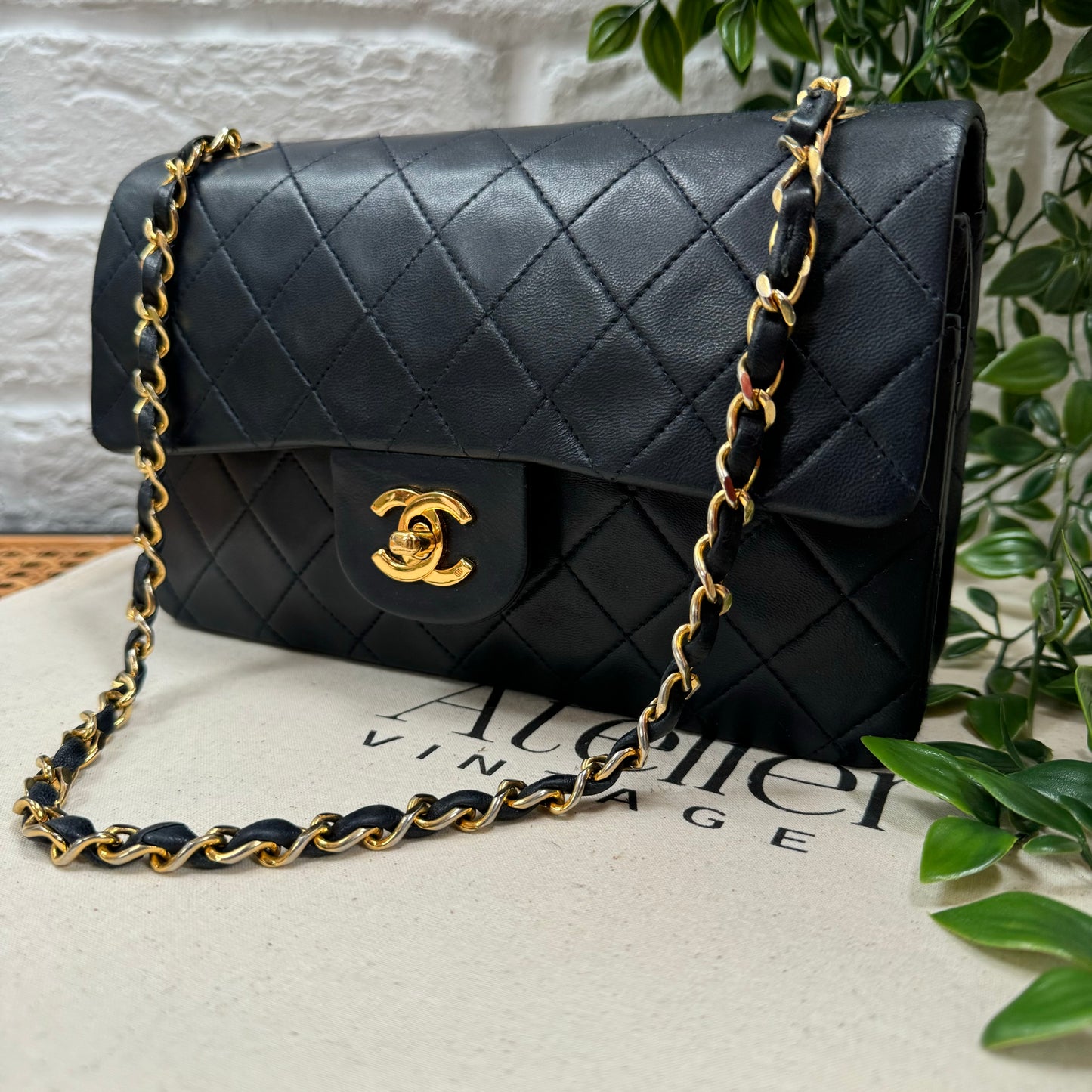 Chanel 1986 Classic Double Flap Small - Navy