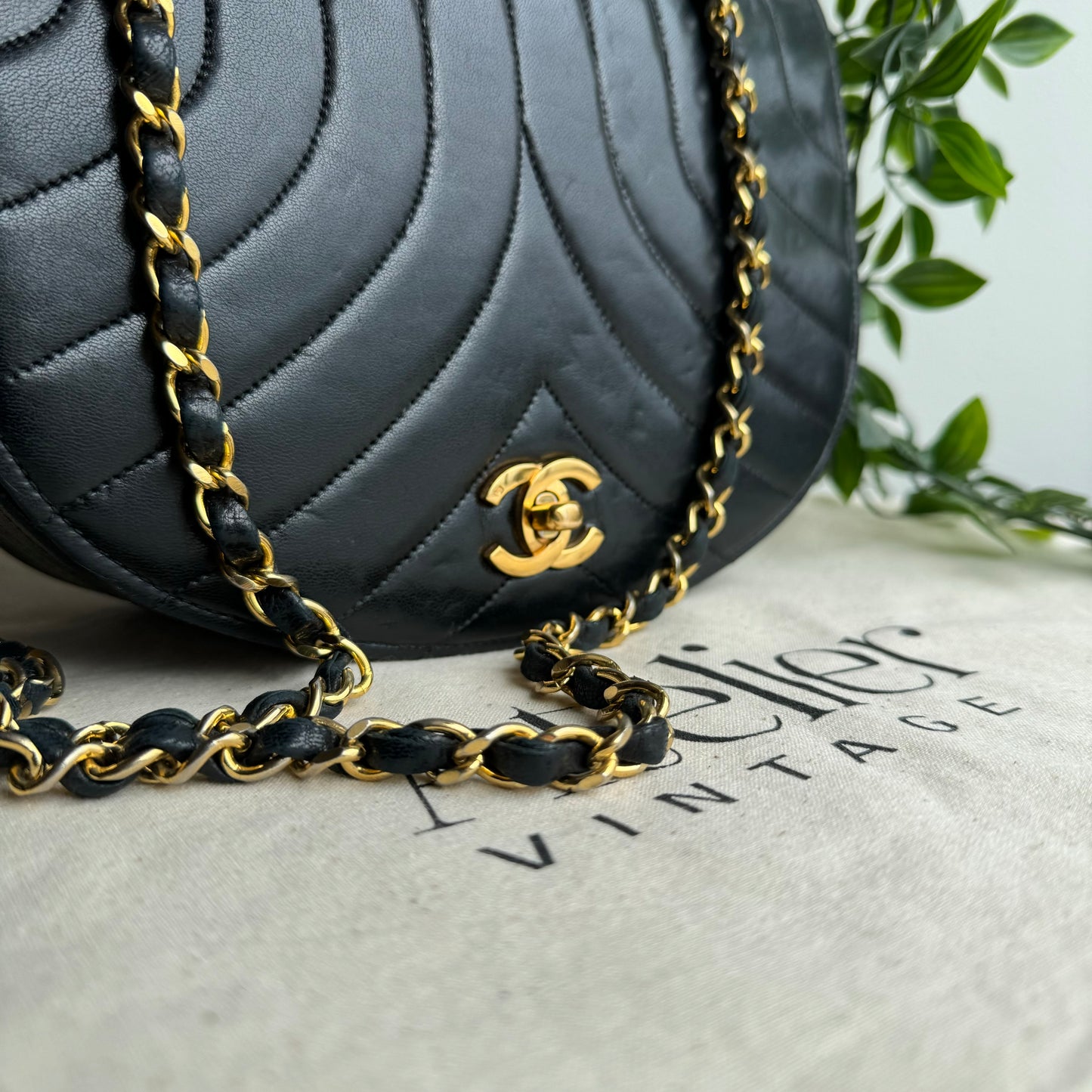 Chanel 1980s Vintage Quilted Single Flap