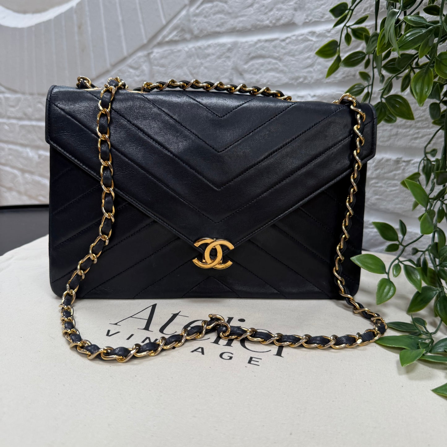 Chanel 1986 Navy Chevron CC Clasp Chevron