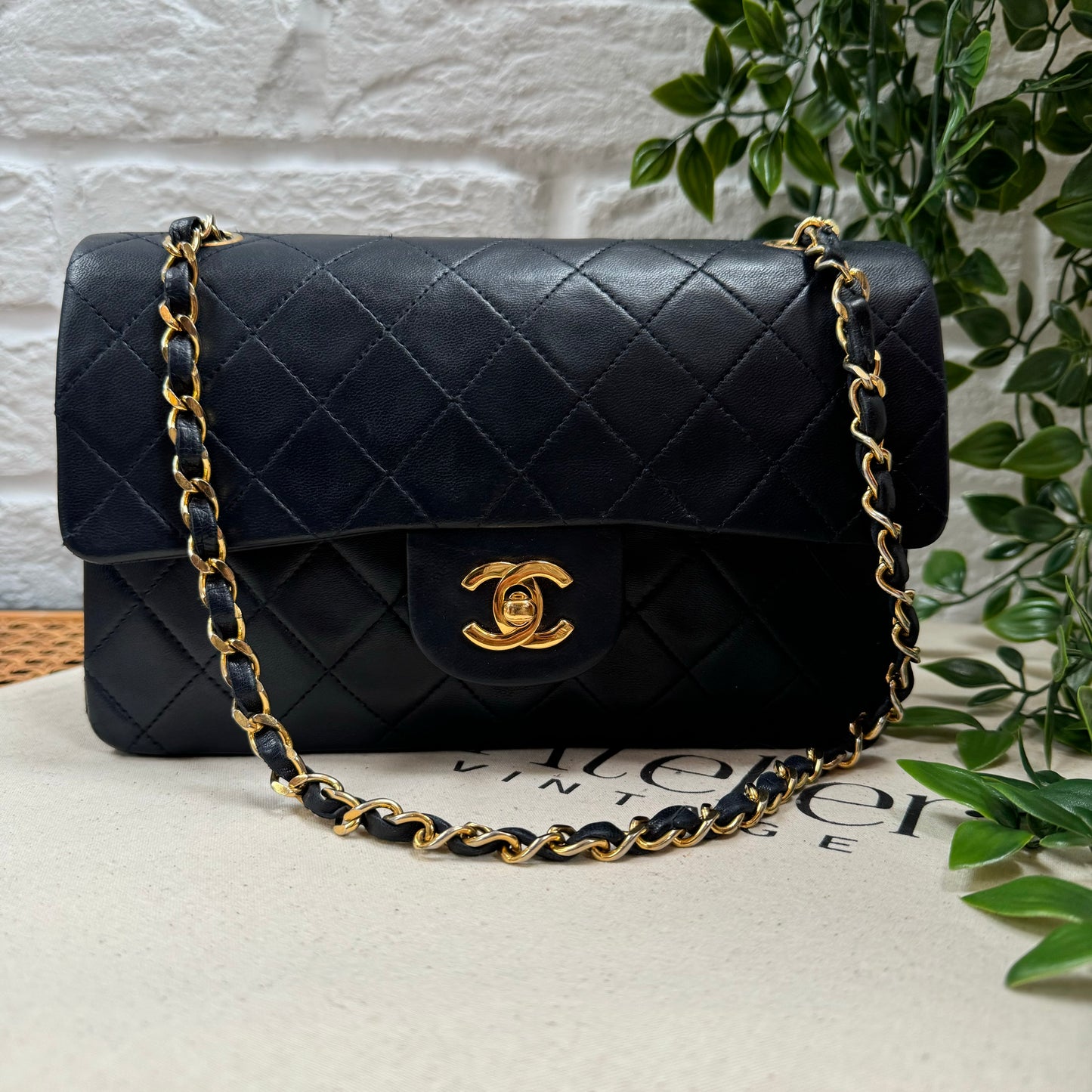 Chanel 1986 Classic Double Flap Small - Navy