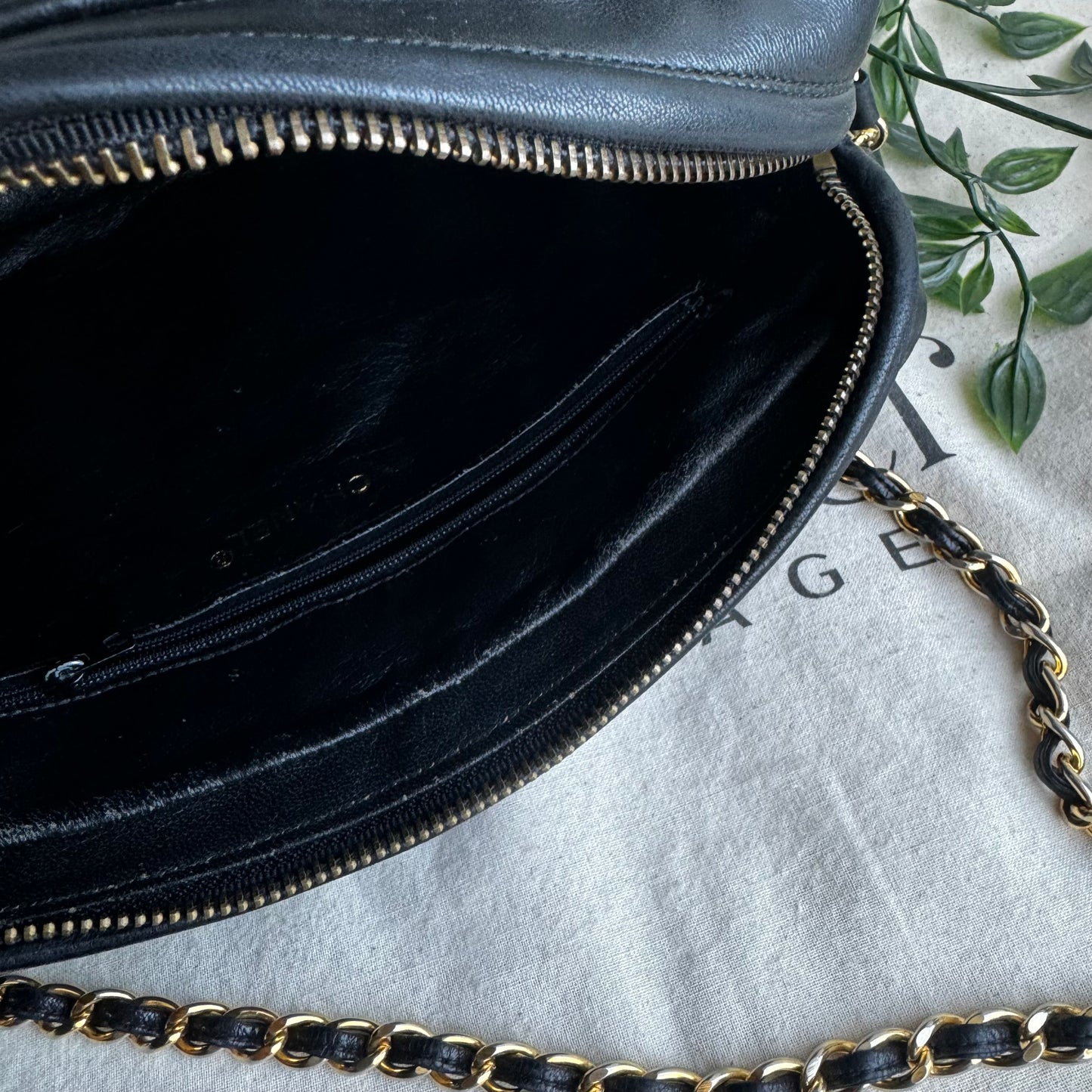 Chanel 1989 Vintage Tassel Camera Bag