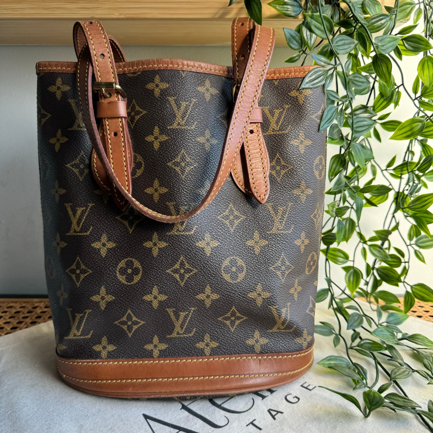 Louis Vuitton 1998 Bucket Bag