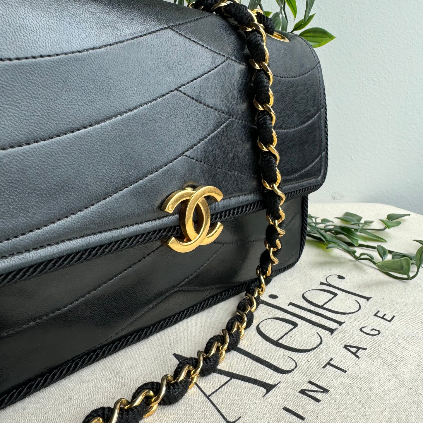 Chanel Early 1980s CC Clasp Wave Single Flap