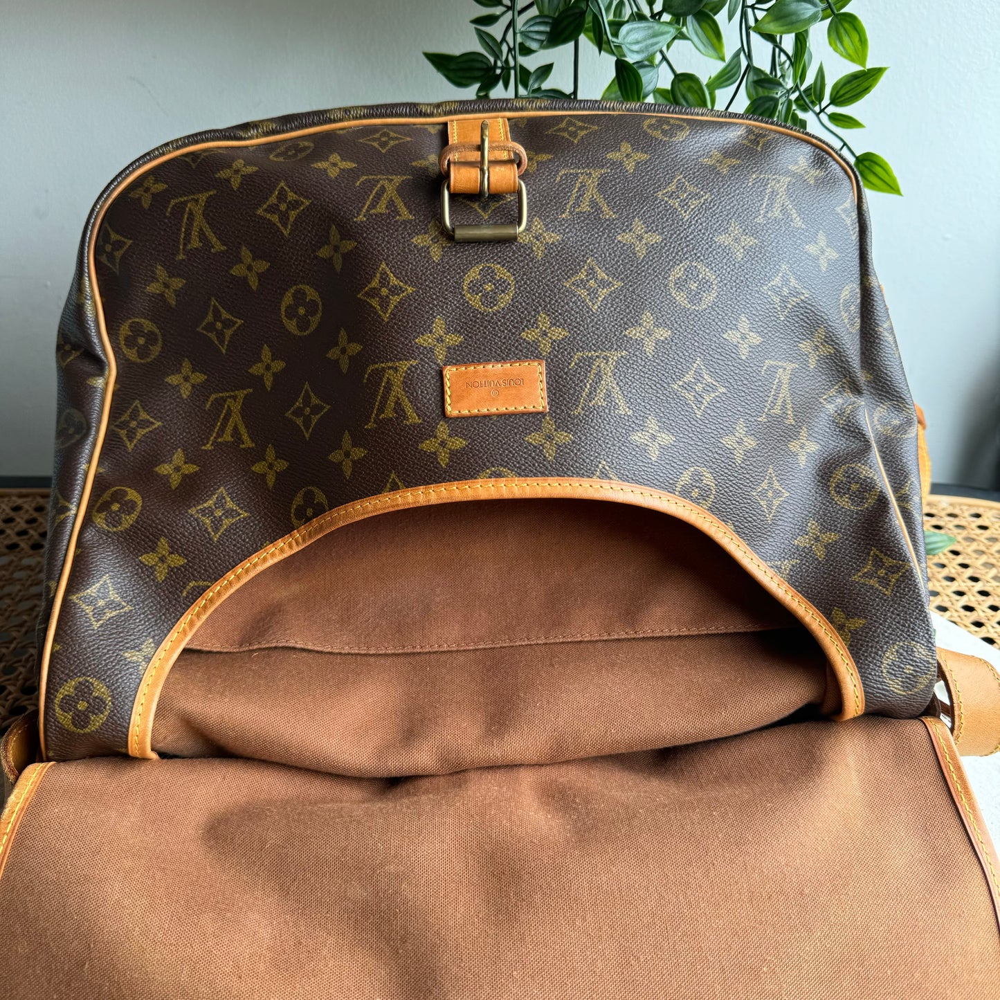 Louis Vuitton 1990 Samur 35