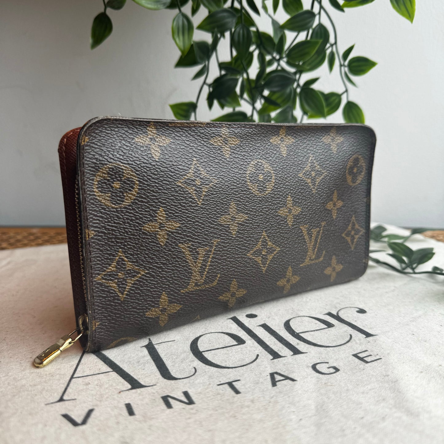 Louis Vuitton Zip Around Long Purse