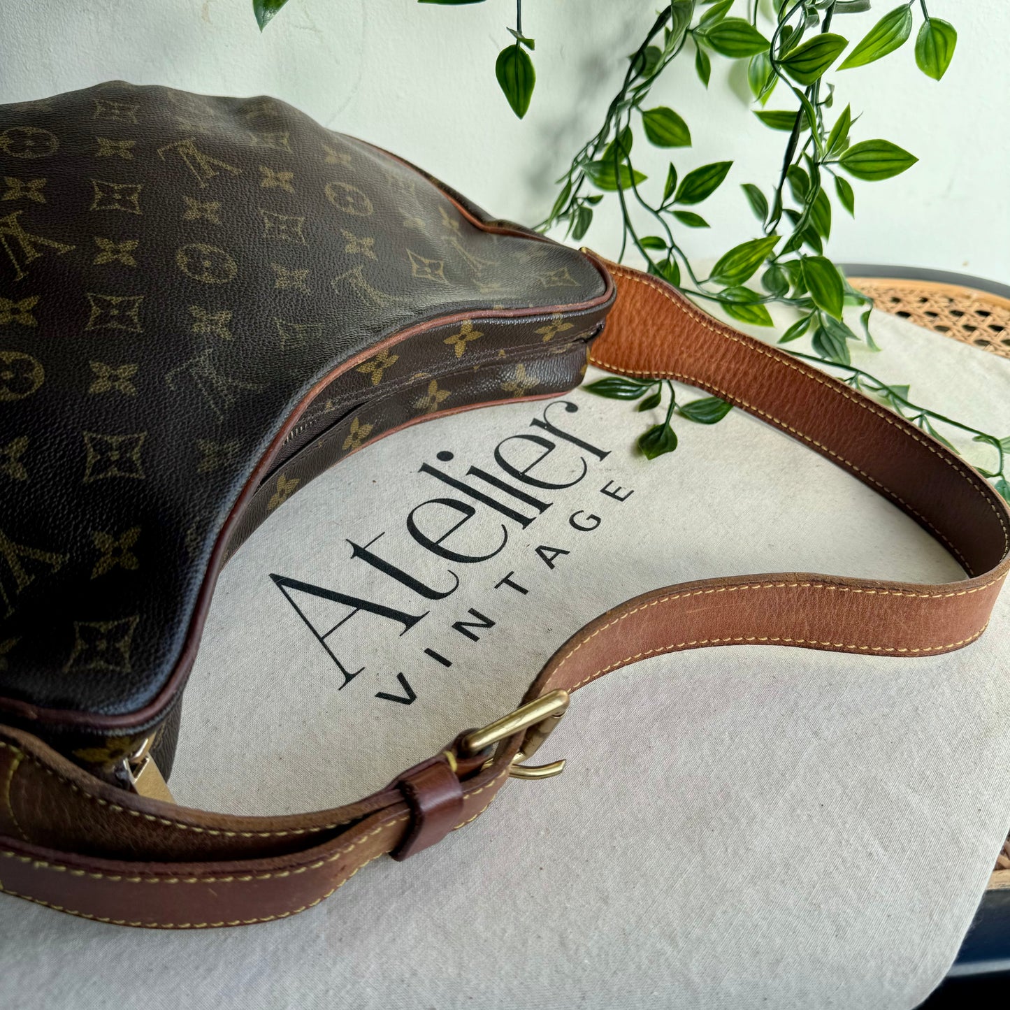 Louis Vuitton Croissant MM