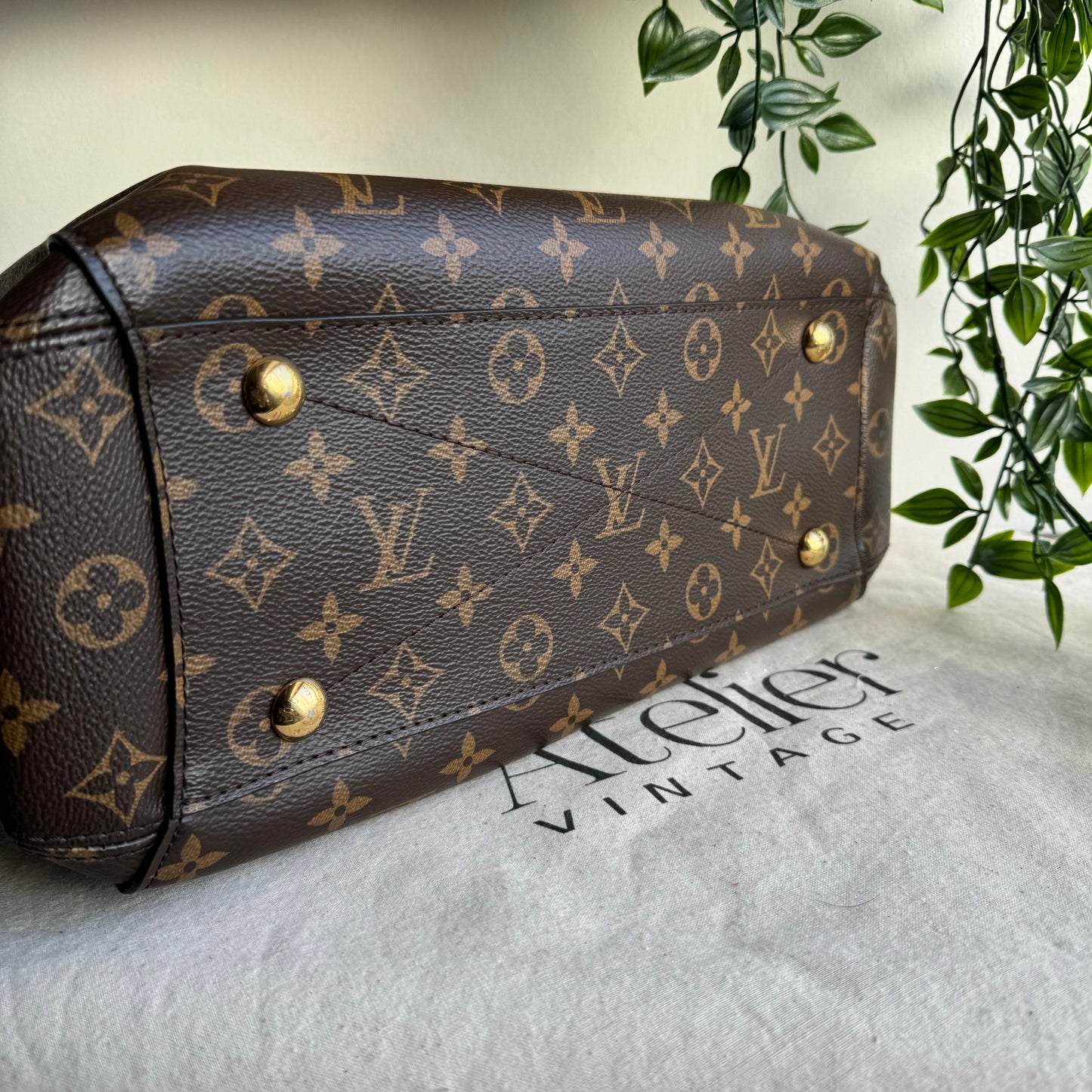 Louis Vuitton 2019 Montaigne MM