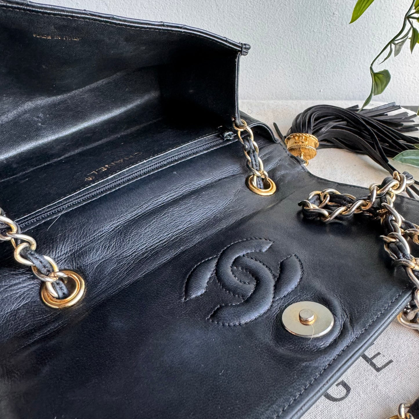 Chanel 1989 Single Flap Tassel Shoulder bag