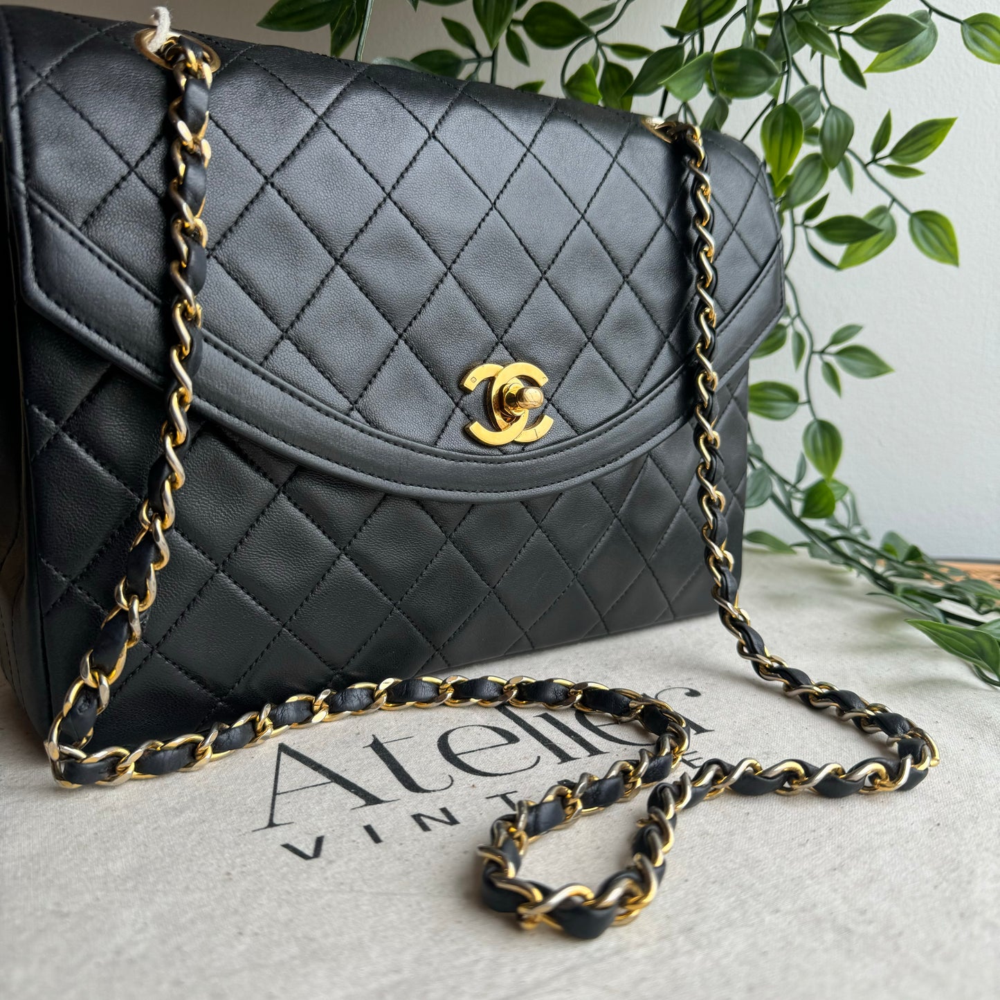 Chanel 1986 Curved Single Flap