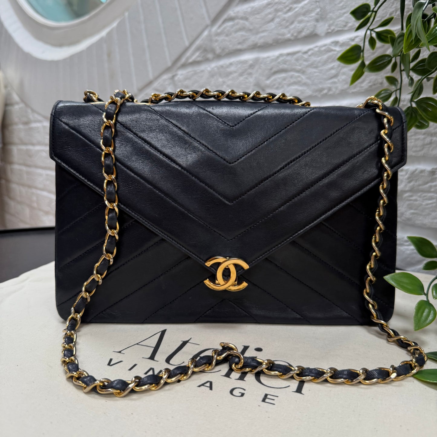Chanel 1986 Navy Chevron CC Clasp Chevron