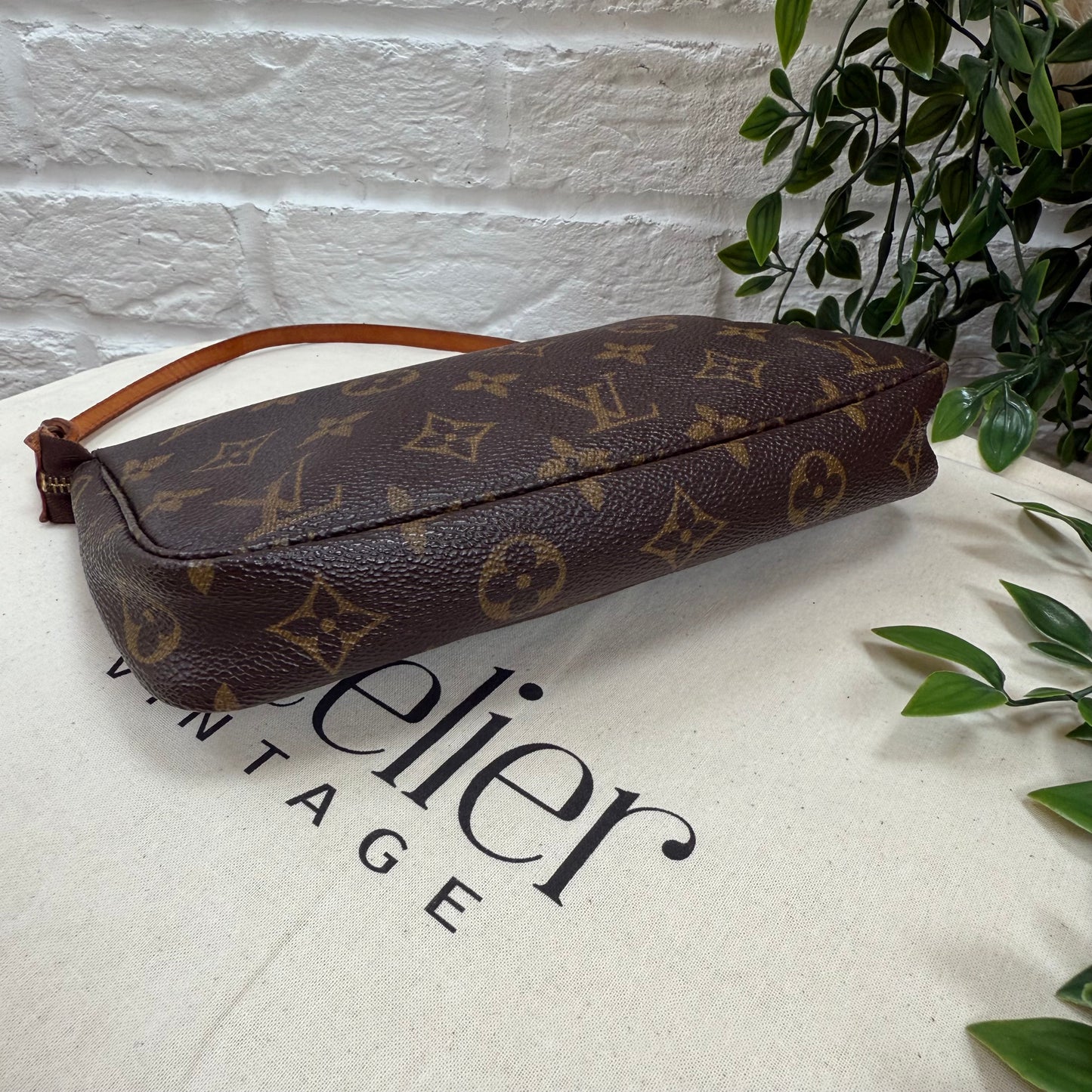 Louis Vuitton 1998 Pochette Accesssoires