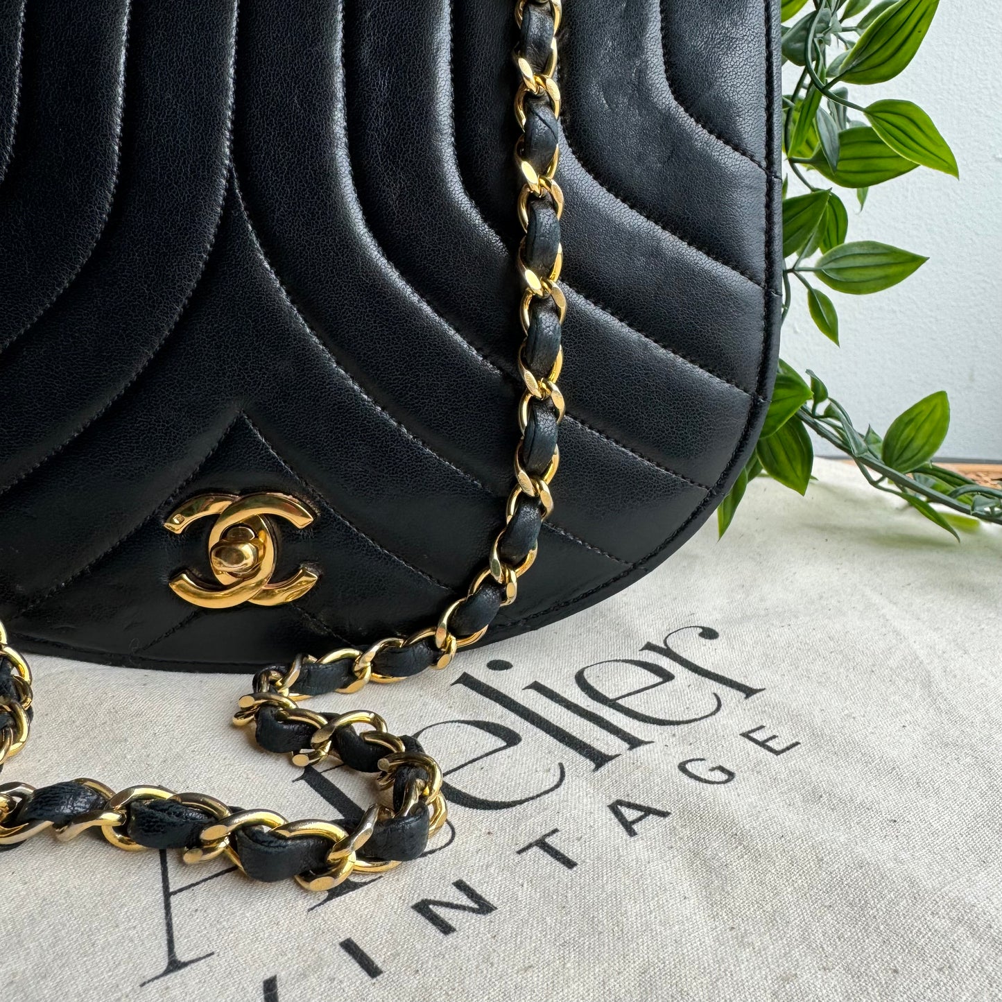 Chanel 1980s Vintage Quilted Single Flap