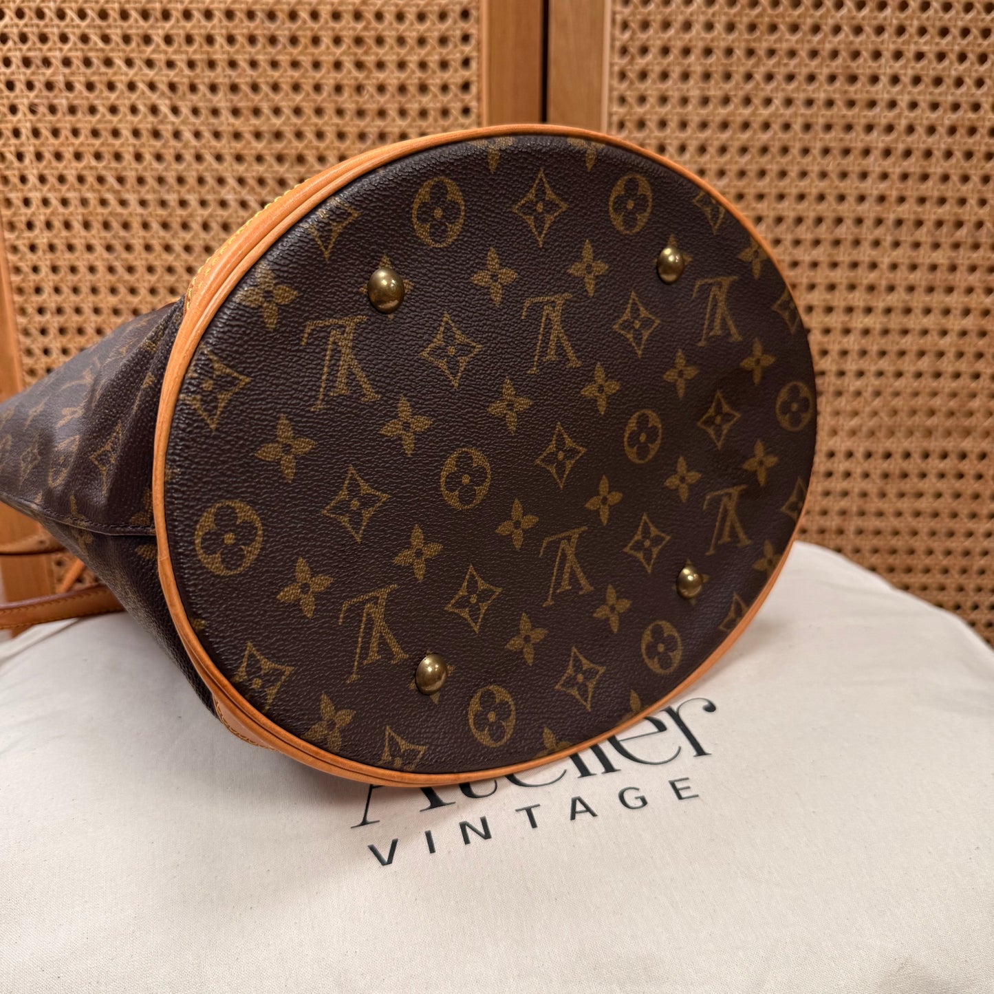 Louis Vuitton 2001 Bucket Bag GM