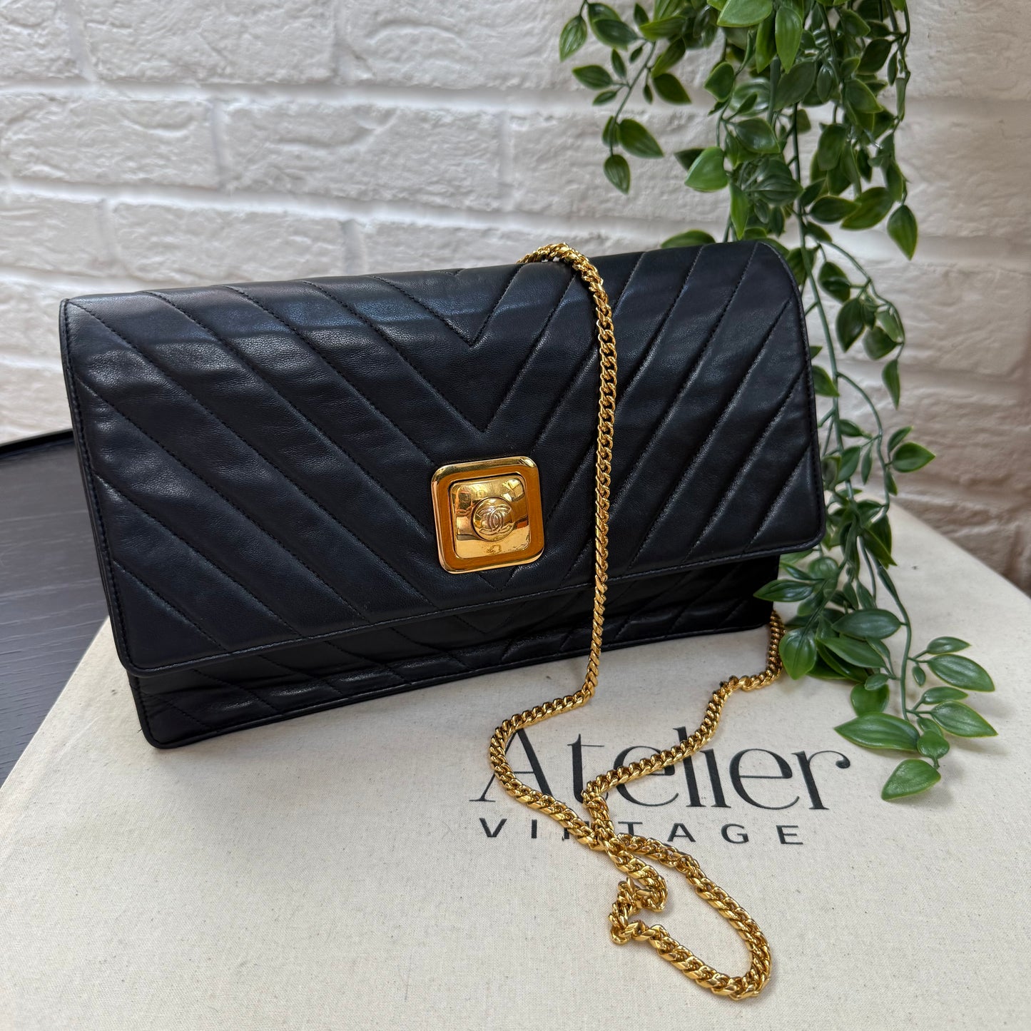 Chanel 1991 Coco CC Button Chevron single Flap
