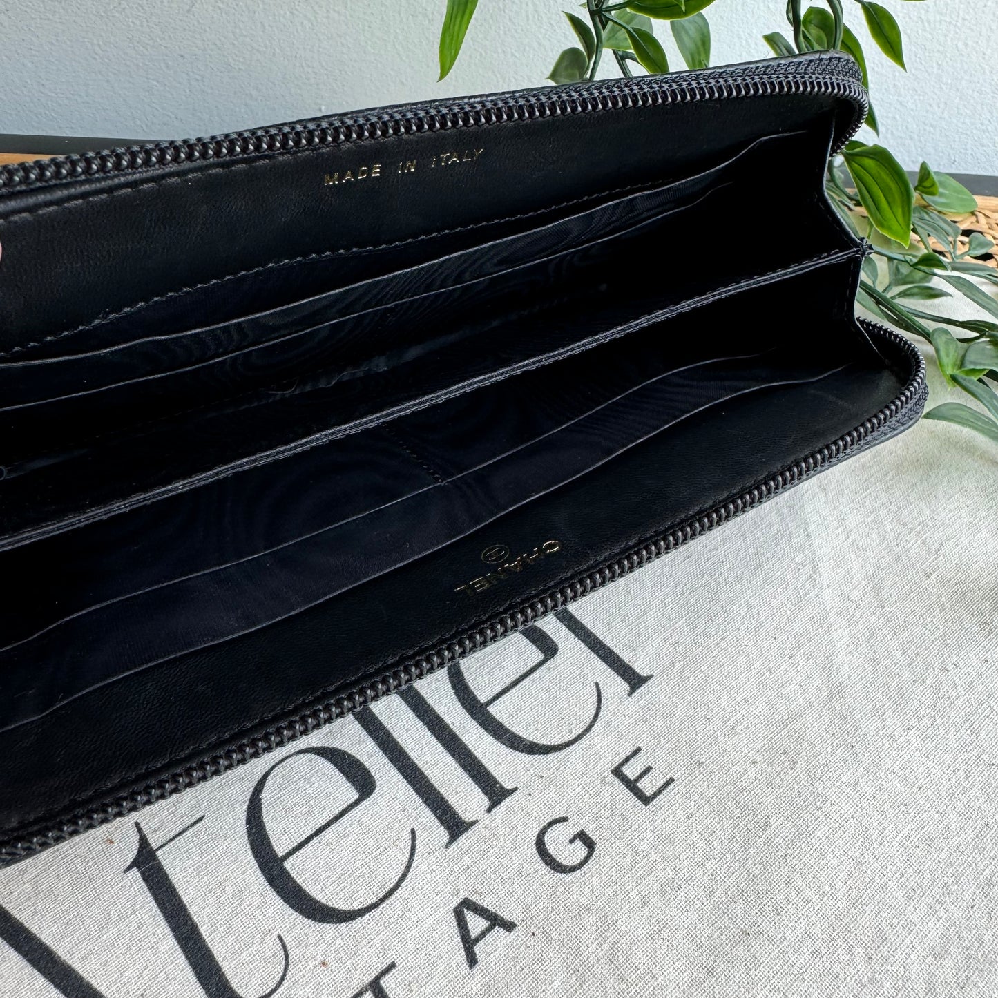 Chanel 2000 Caviar Leather Zip Around Purse