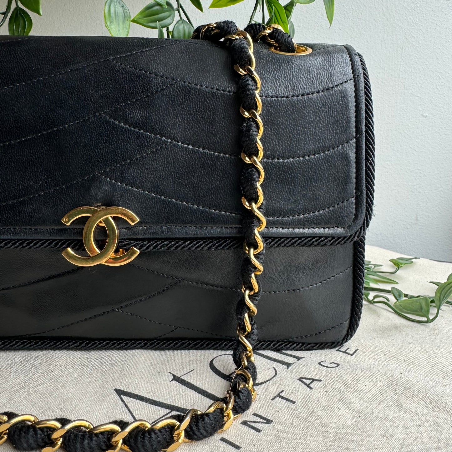 Chanel Early 1980s CC Clasp Wave Single Flap