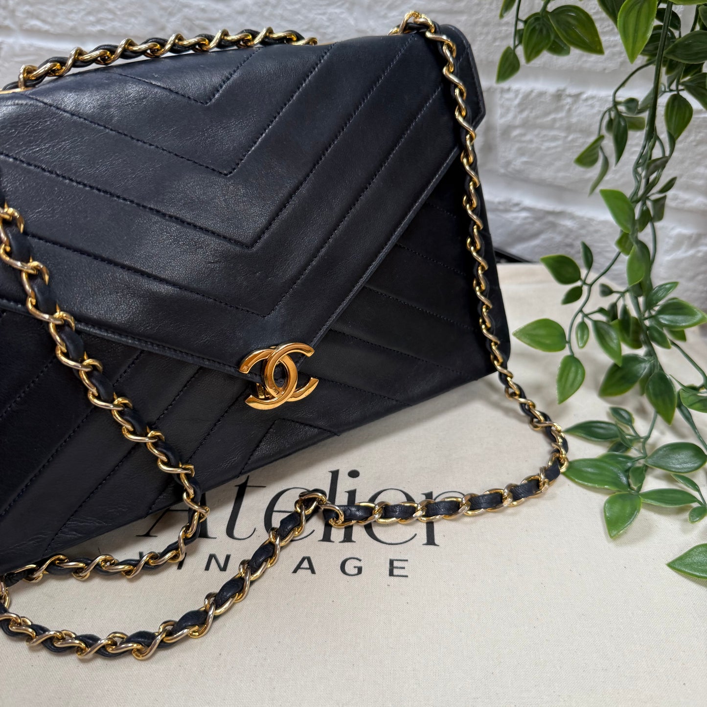 Chanel 1986 Navy Chevron CC Clasp Chevron