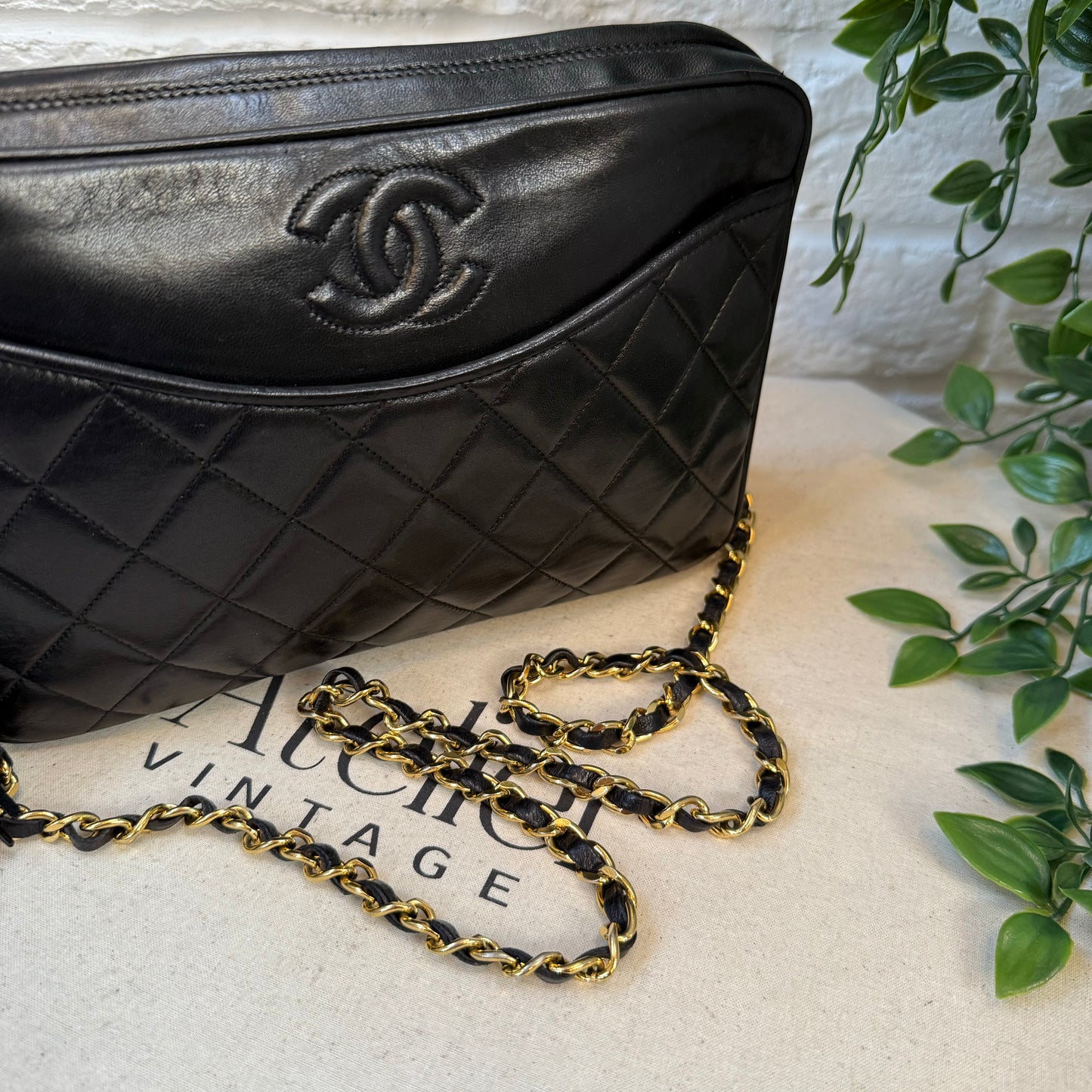 Chanel 1989 CC Quilted Vintage Tassel Camera Bag