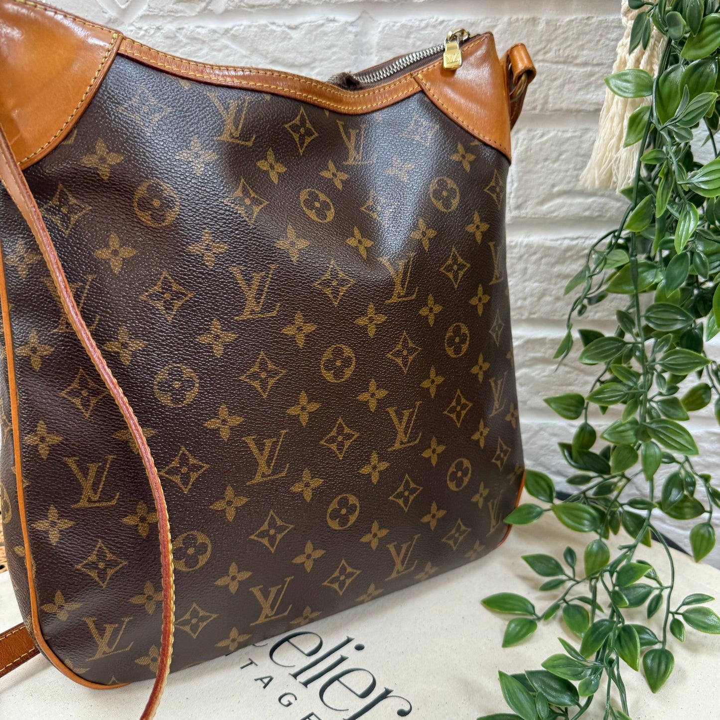 Louis Vuitton 2008 Odeon GM Cross Body